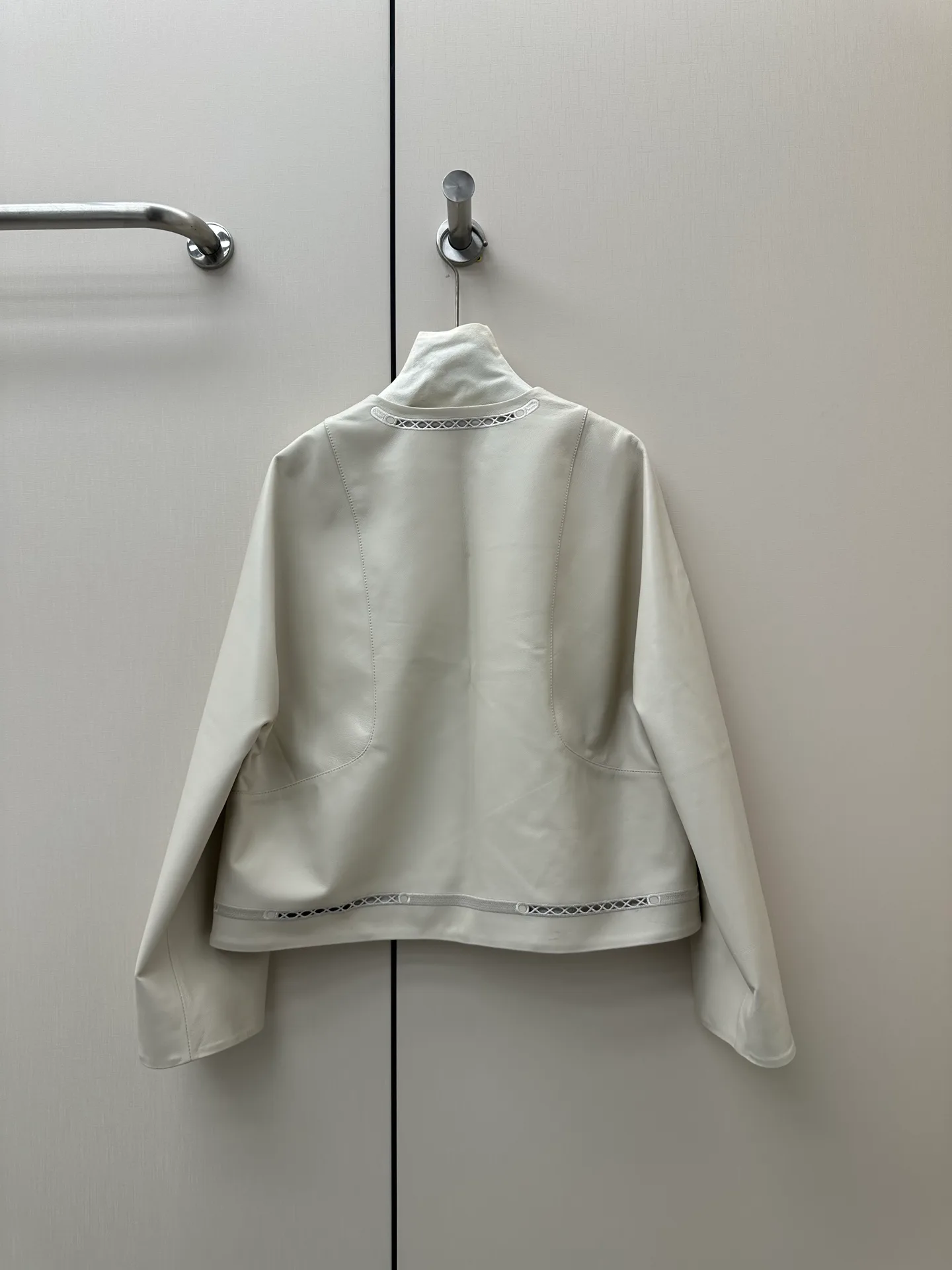 Women's Leather Jackets And Sheepskin Coats HERMES 18441898