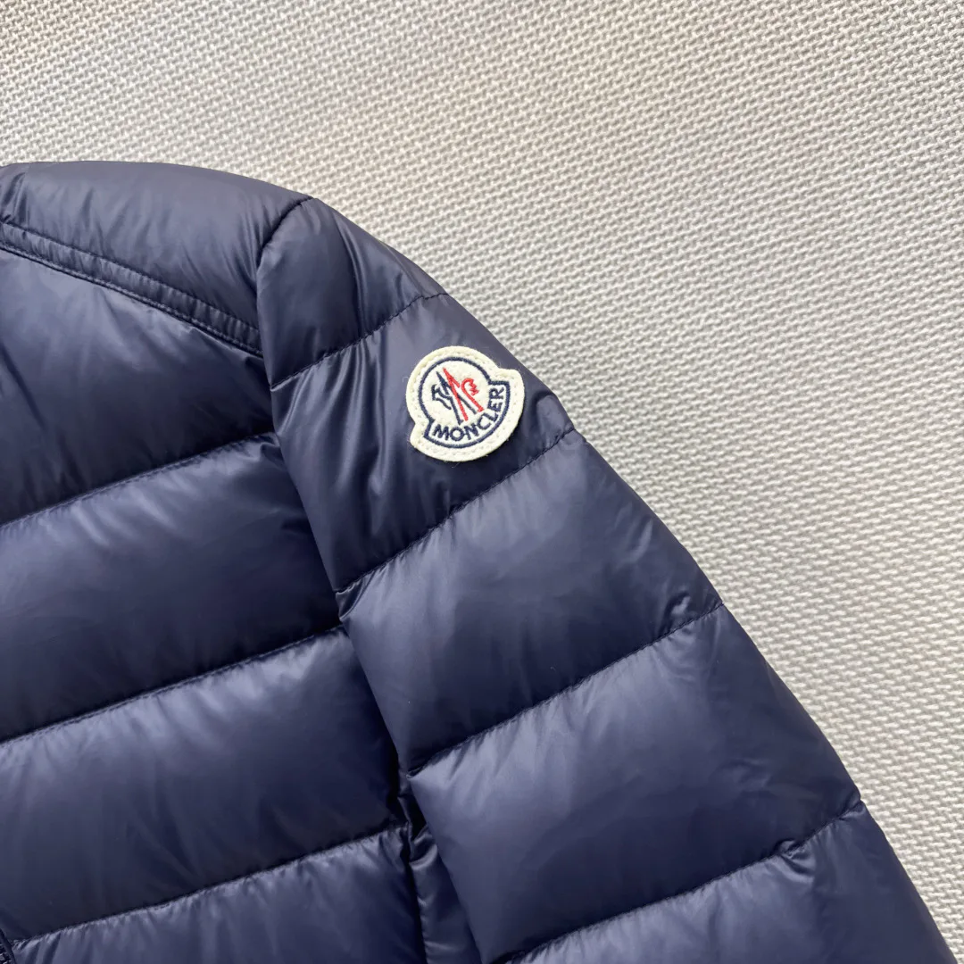 Women's Jackets And Down Jackets MONCLER 18450479