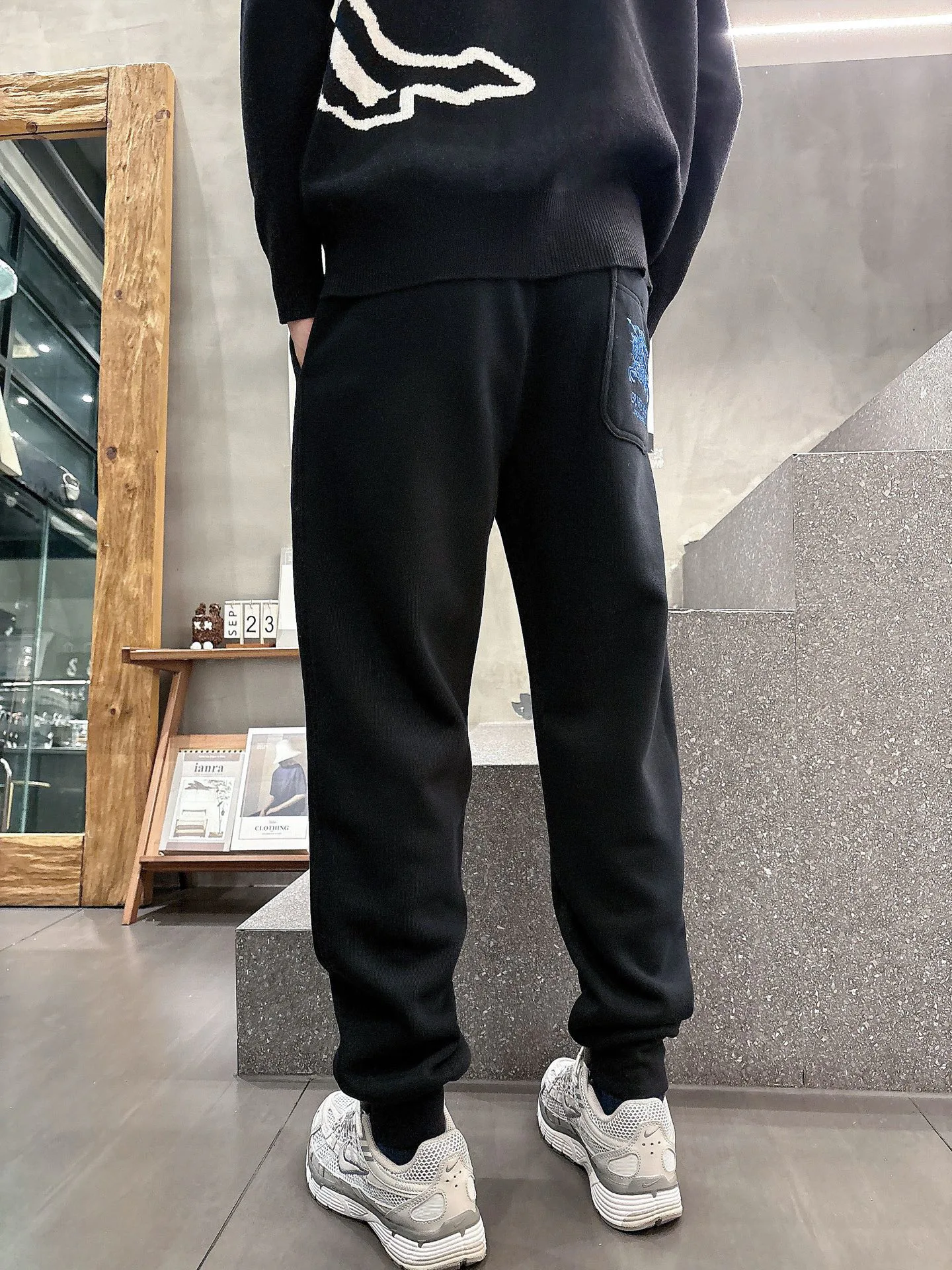 Брюки Мужские Burberry 18596886