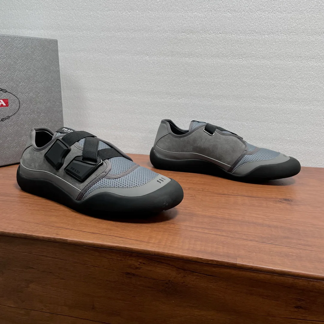 Men's Sneakers PRADA 17298419