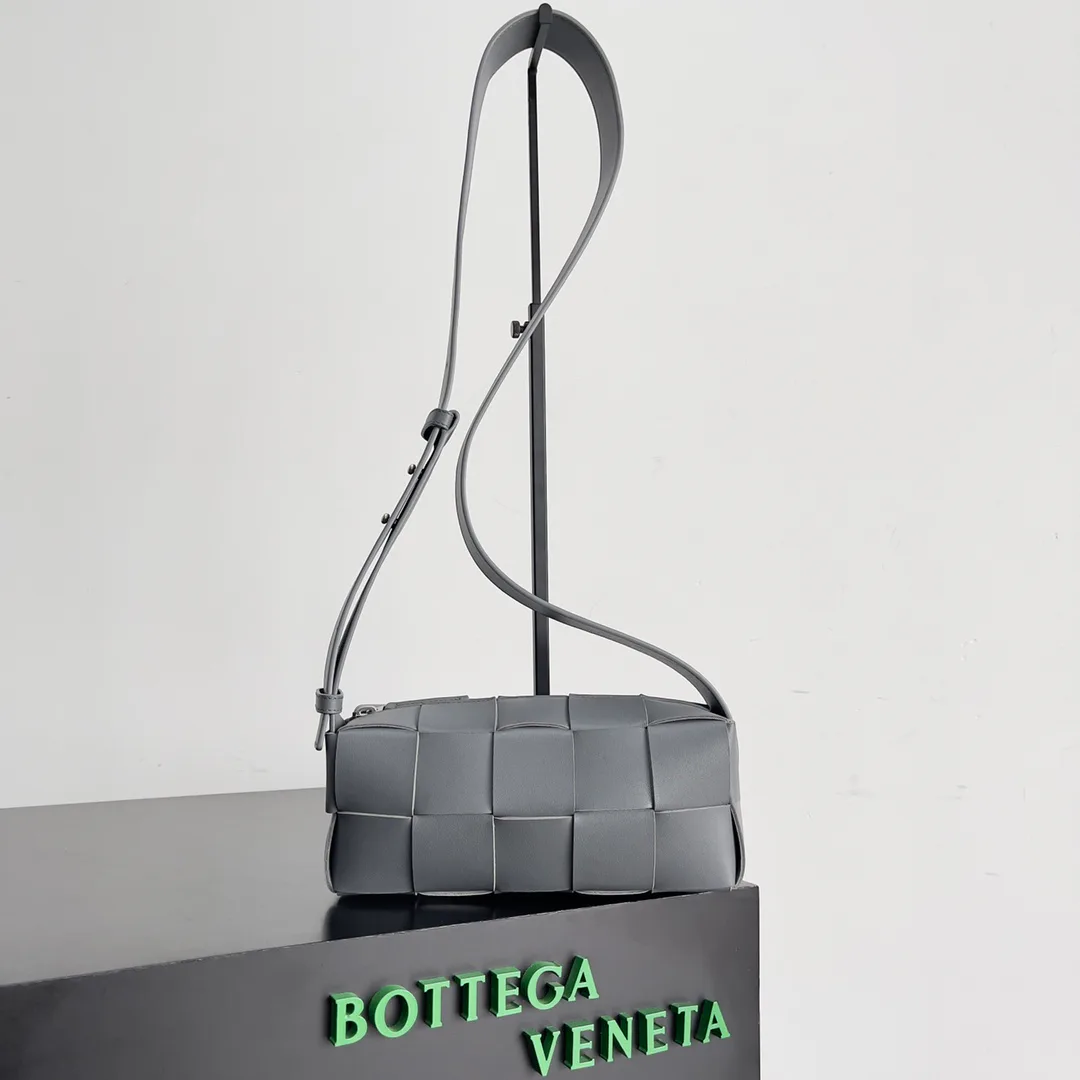 Women's Shoulder Bags BOTTEGA VENETA 17434767