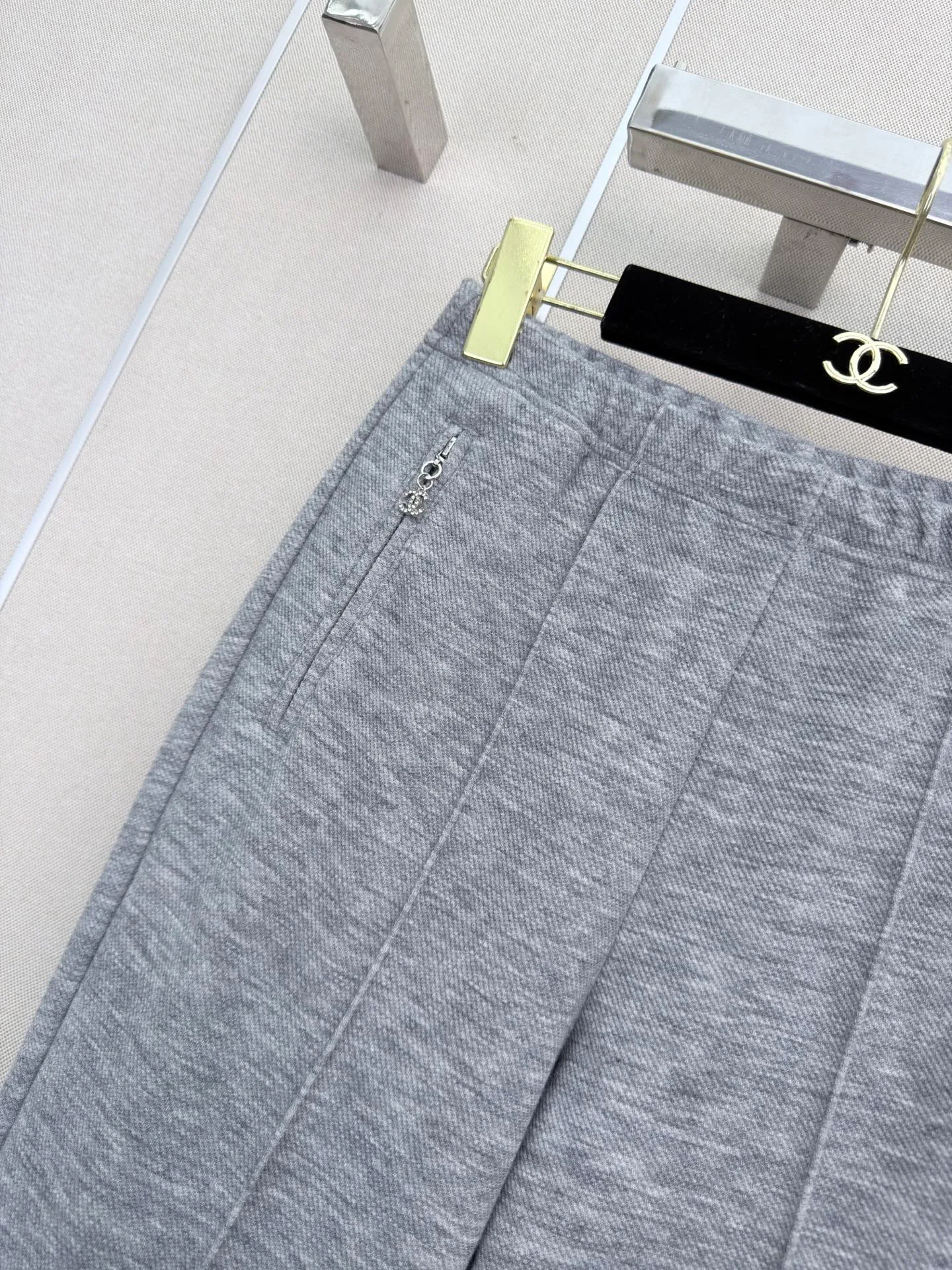 Women's Trousers CHANEL 18138156