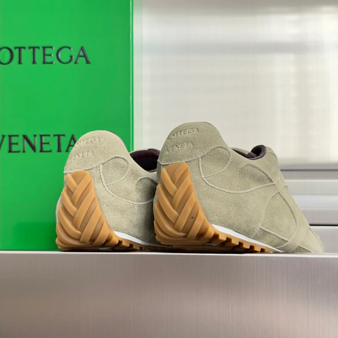 Women's Sneakers BOTTEGA VENETA 17771975