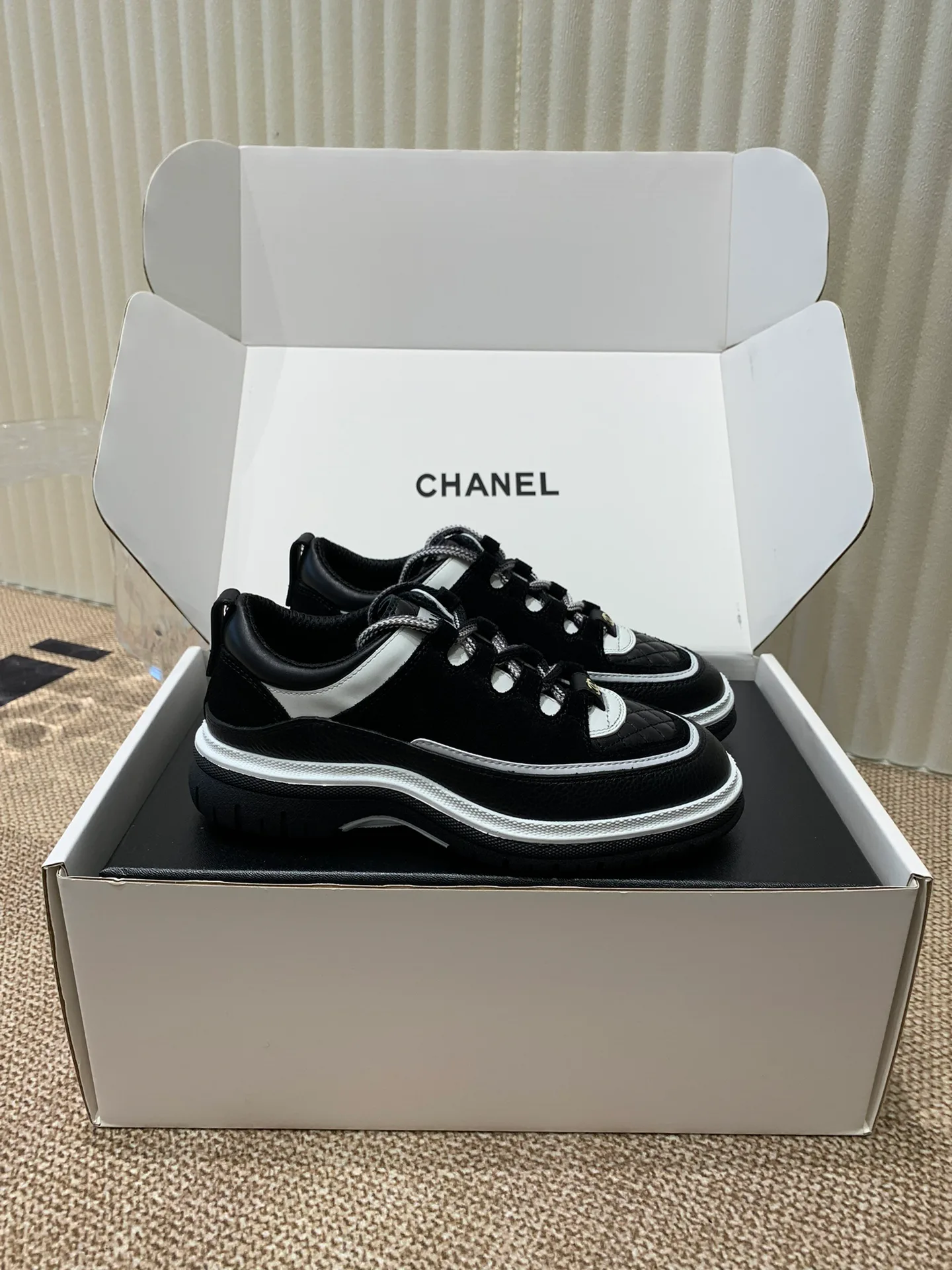 Кроссовки Женские Chanel 18677741