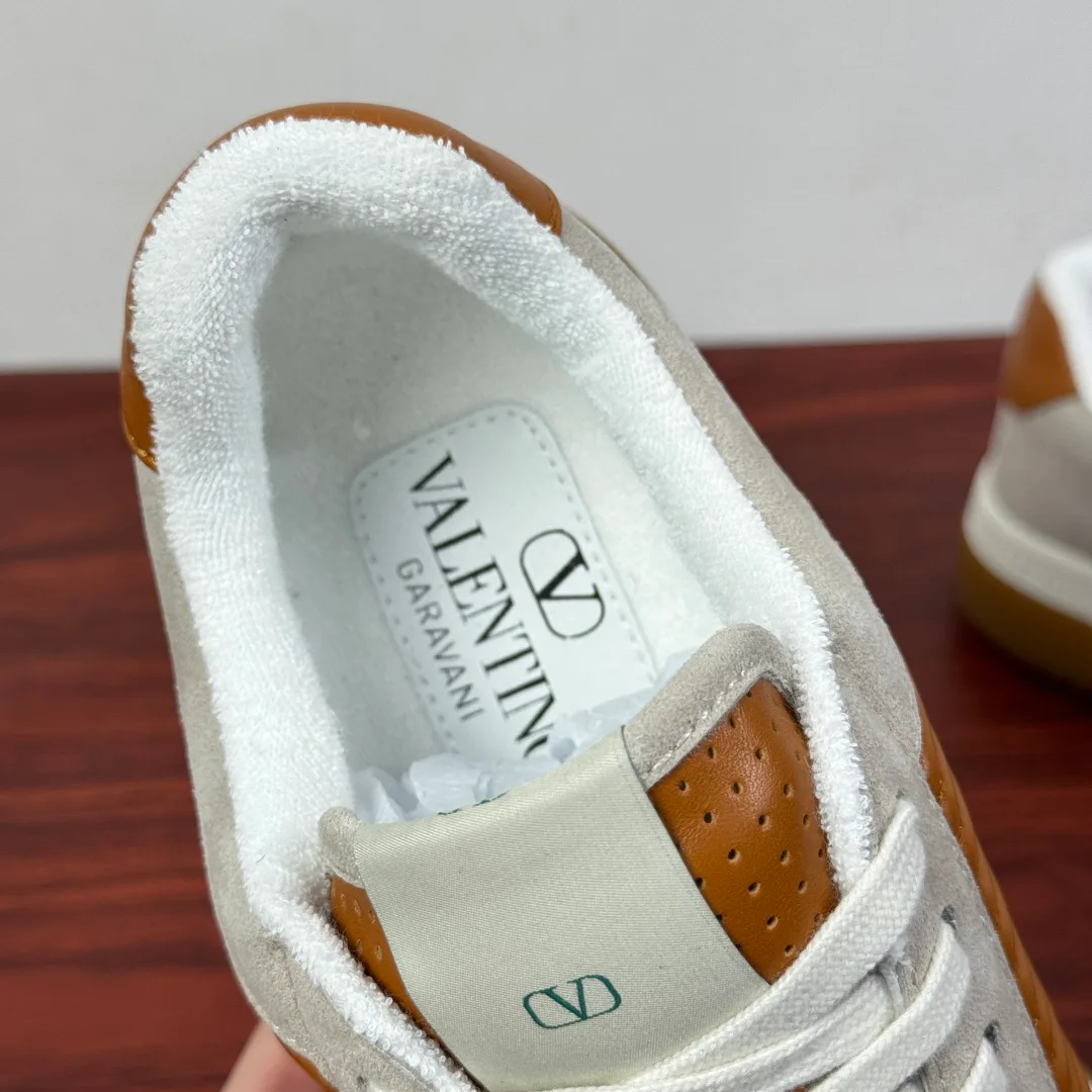 Women's Sneakers VALENTINO 18243518
