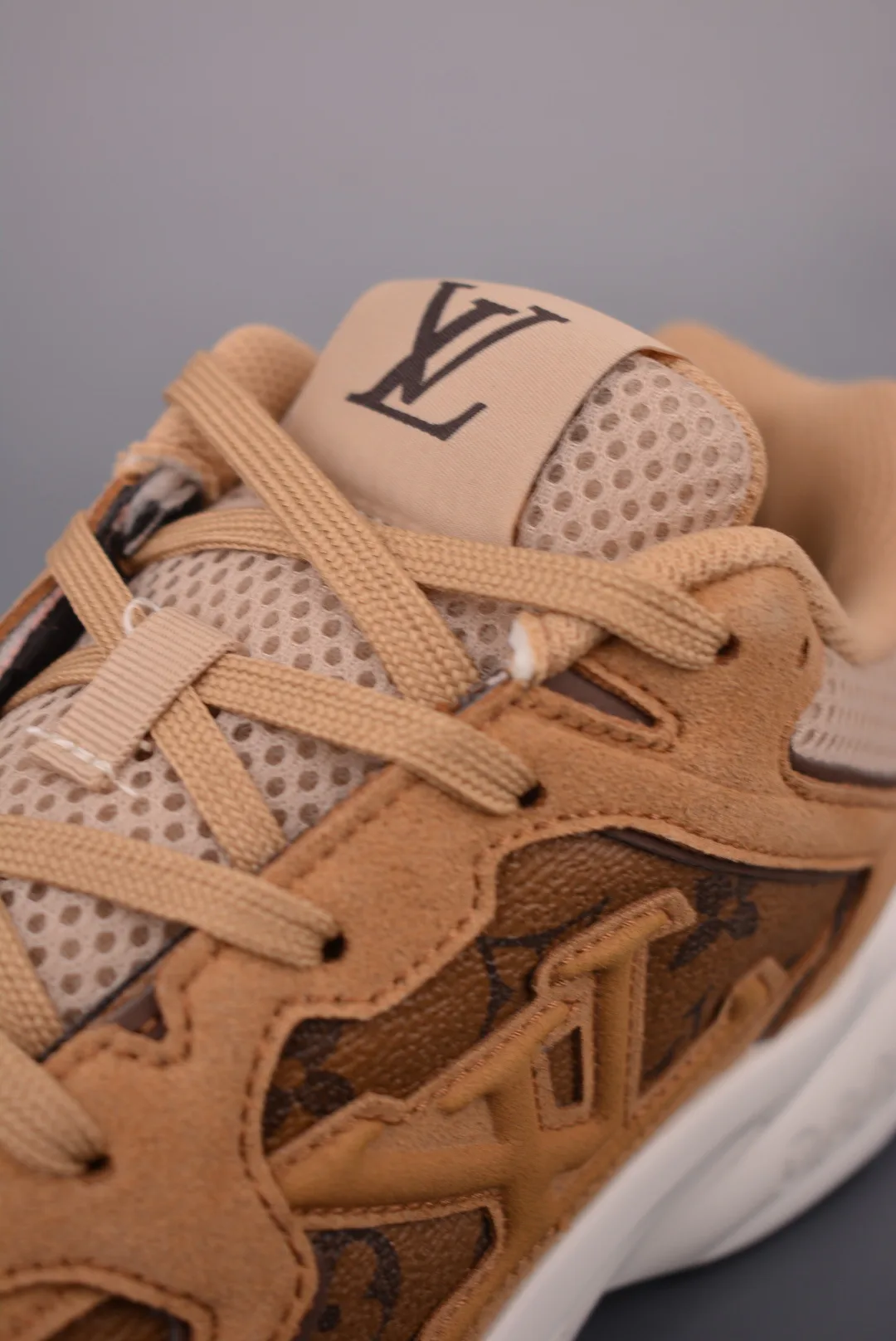 Men's Sneakers LOUIS VUITTON 17429974