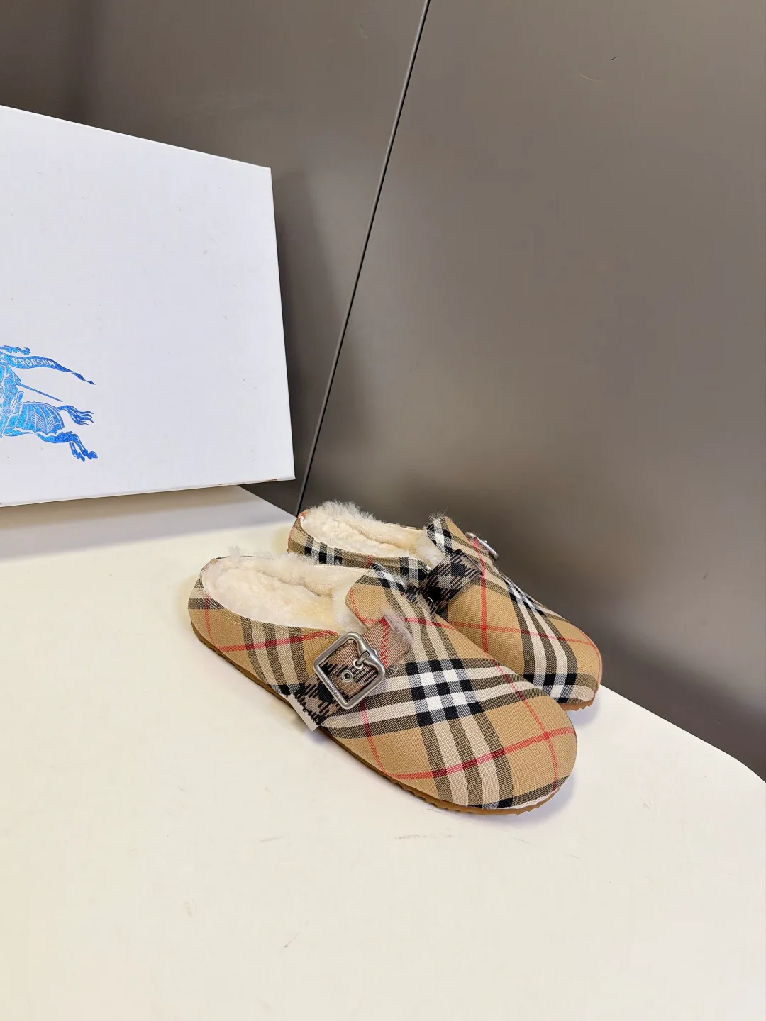 Women's Mules And Clogs BURBERRY 18092322