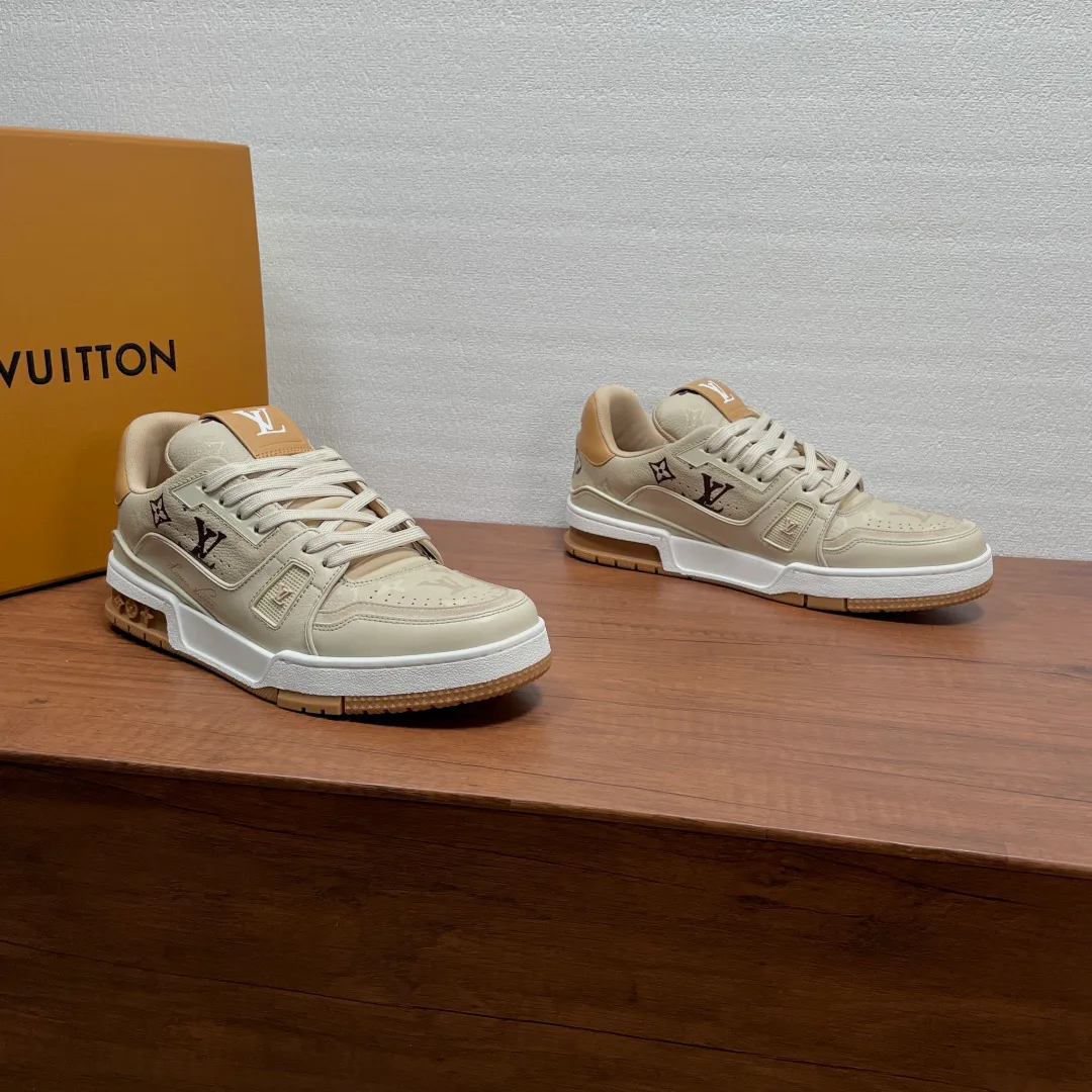 Кроссовки Мужские Louis Vuitton 18597361