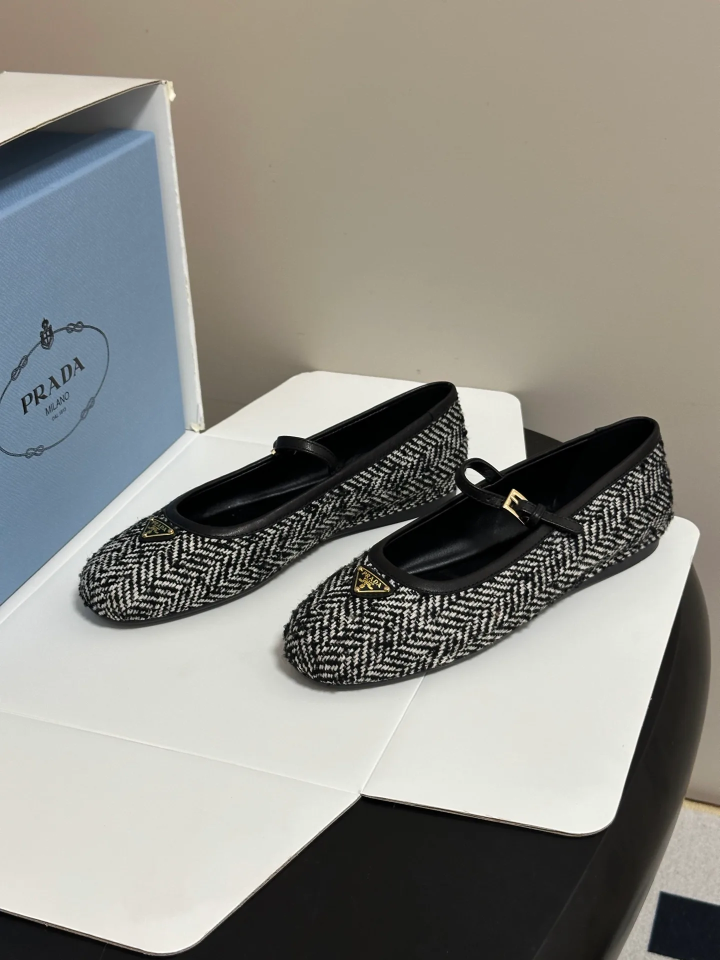 Women's Ballet Flats PRADA 18520378