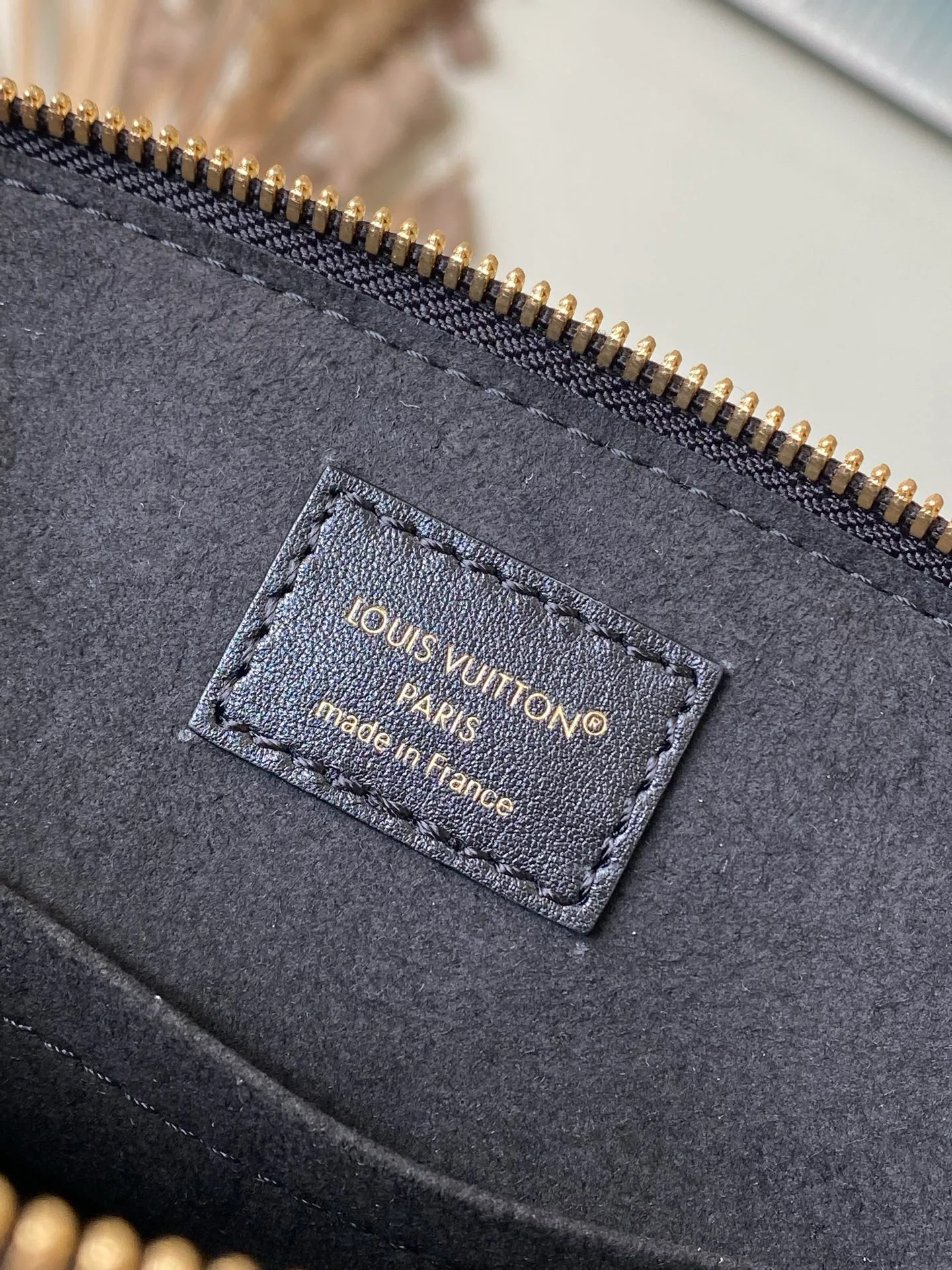 Women's Classic Handbags LOUIS VUITTON 18240367