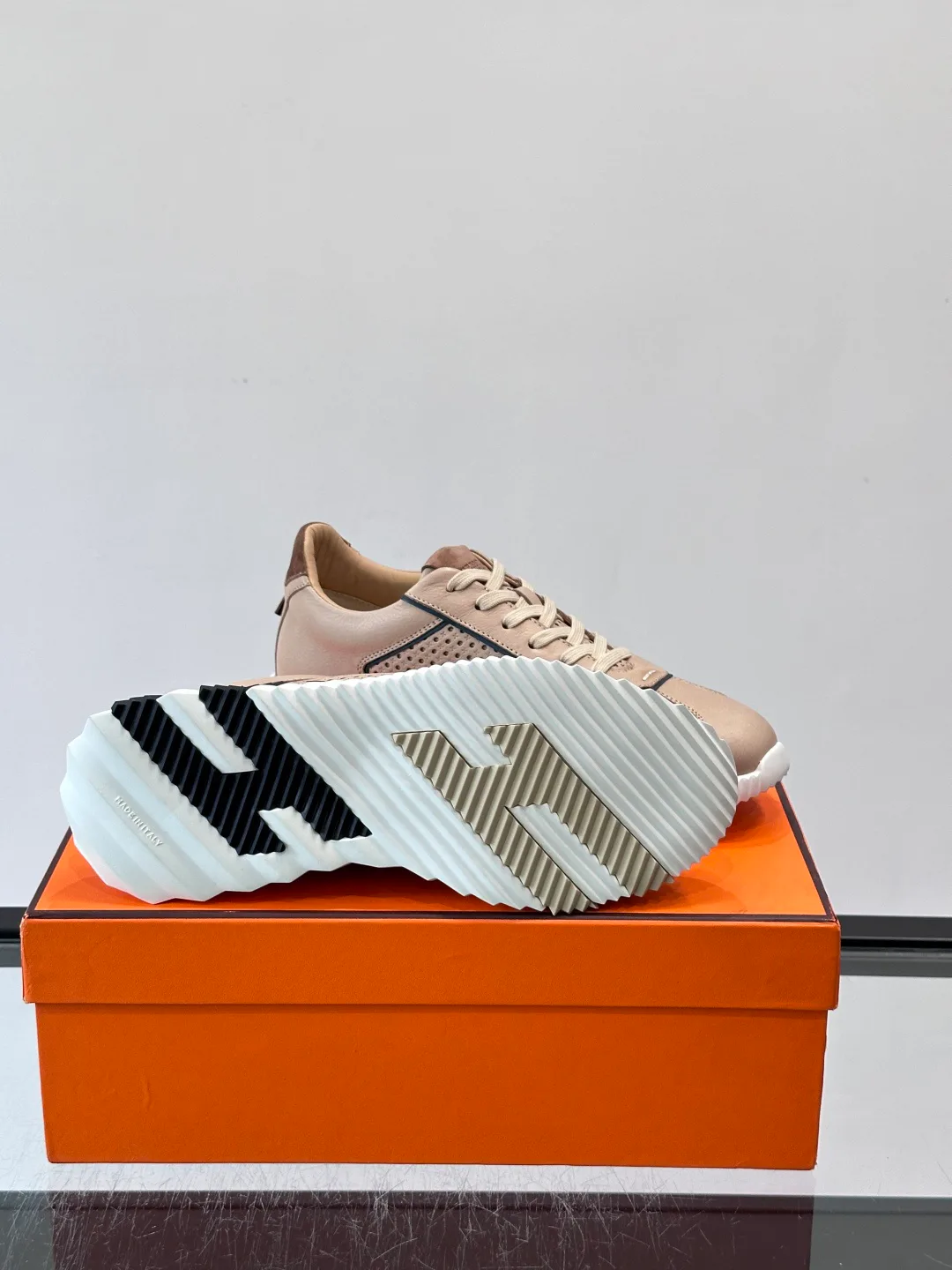 Men's Sneakers HERMES 18118572