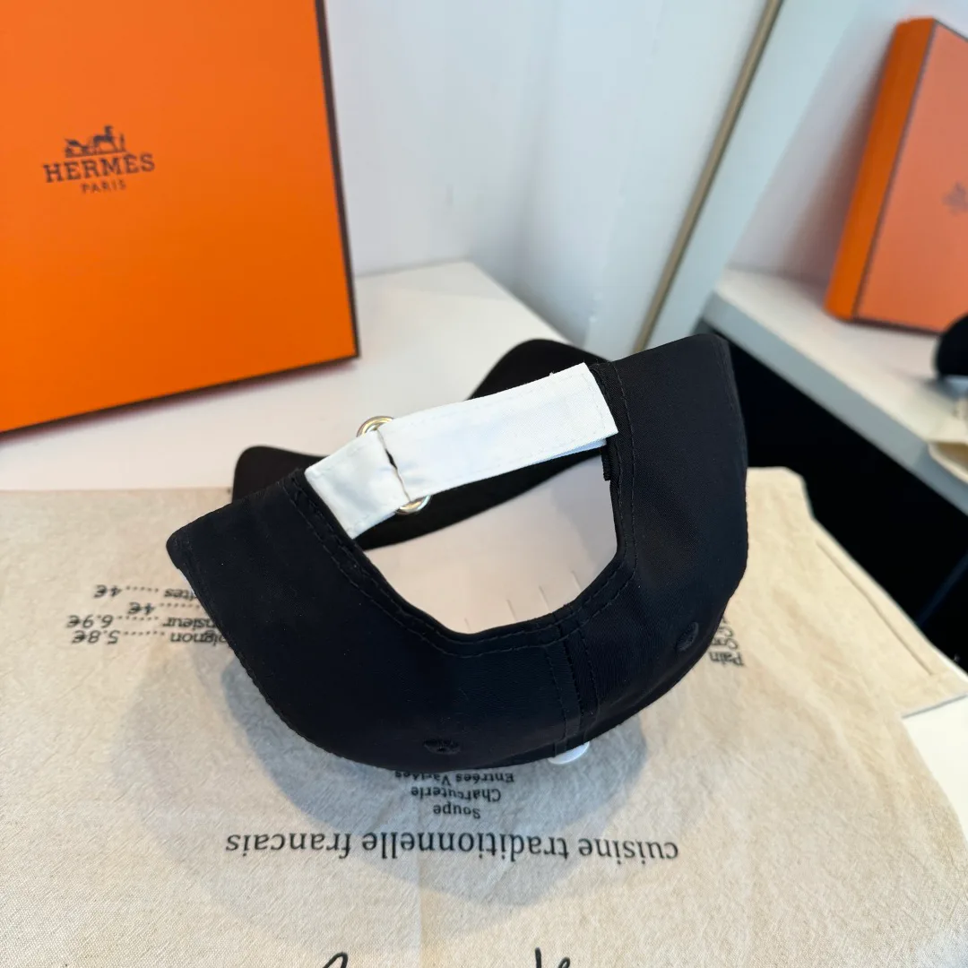 Hats HERMES 17350029