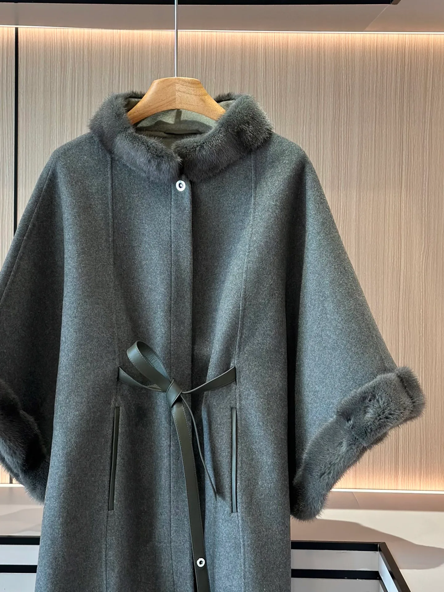Women's Coats LORO PIANA 18197606