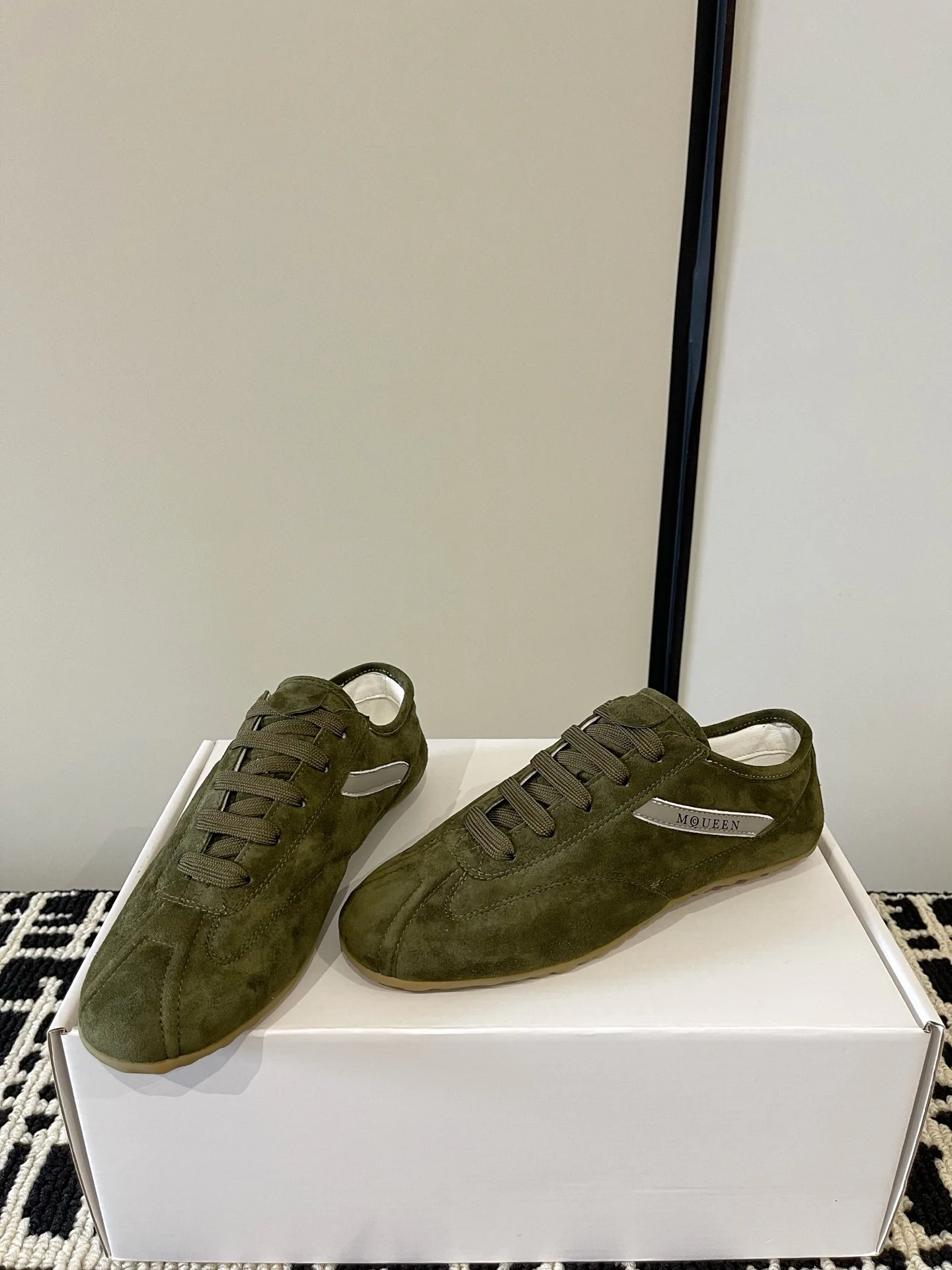 Women's Sneakers ALEXANDER MCQUEEN 18386247