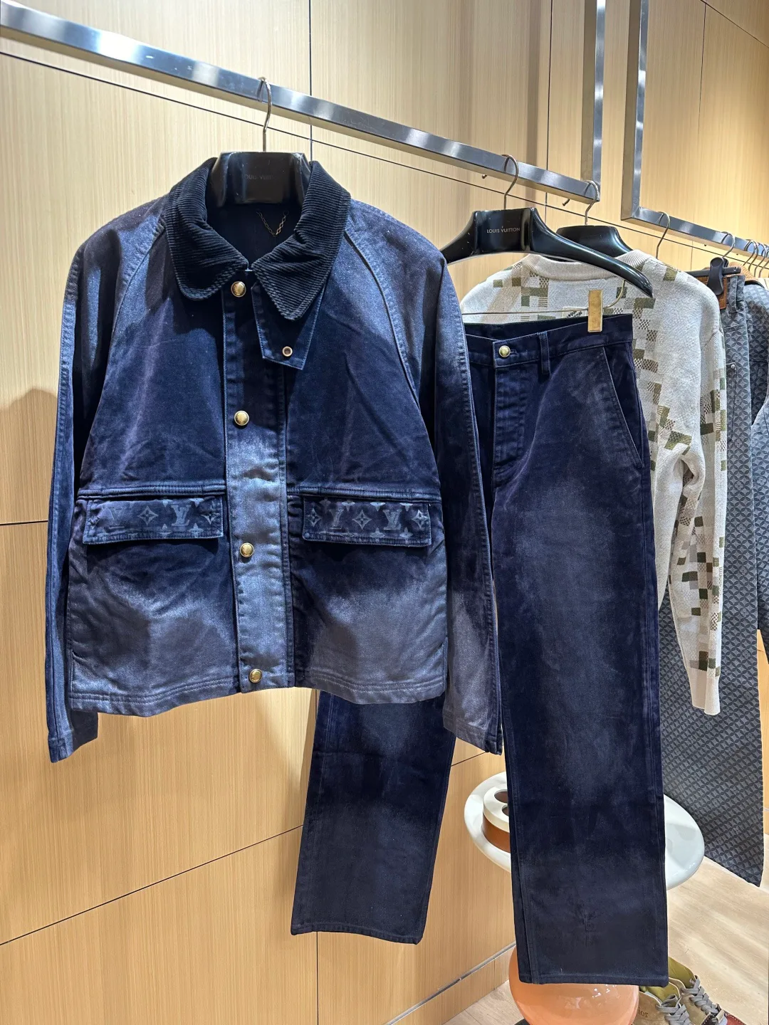 Men's Jackets And Down Jackets LOUIS VUITTON 17813125