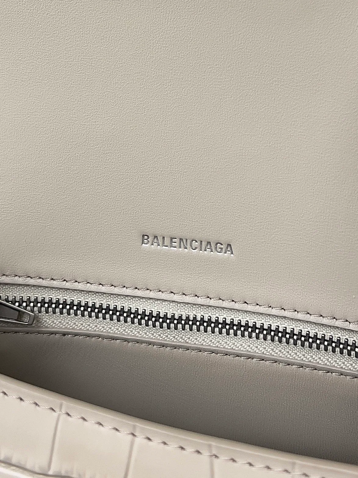 Классические Сумки Женские Balenciaga 18619535