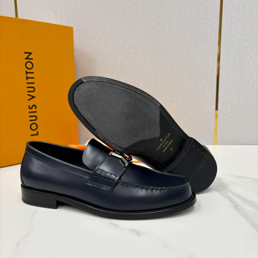 Men's Loafers And Dress Shoes LOUIS VUITTON 18139703