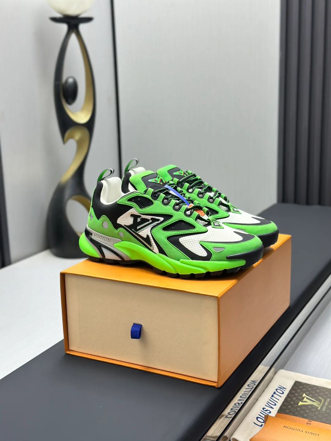 Men's Sneakers LOUIS VUITTON 18211986
