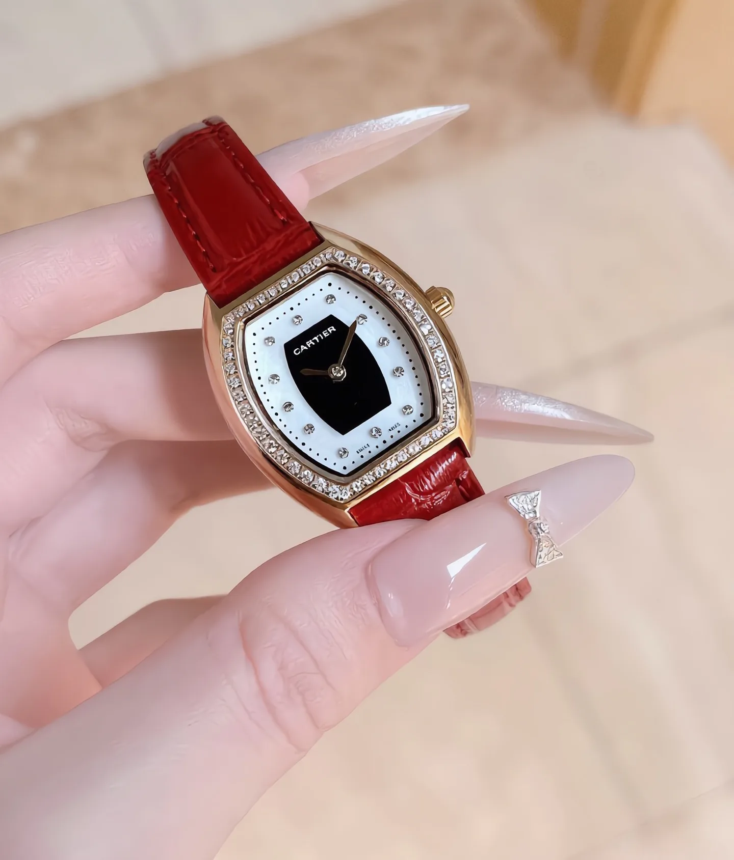 Women's Watches CARTIER 17043356