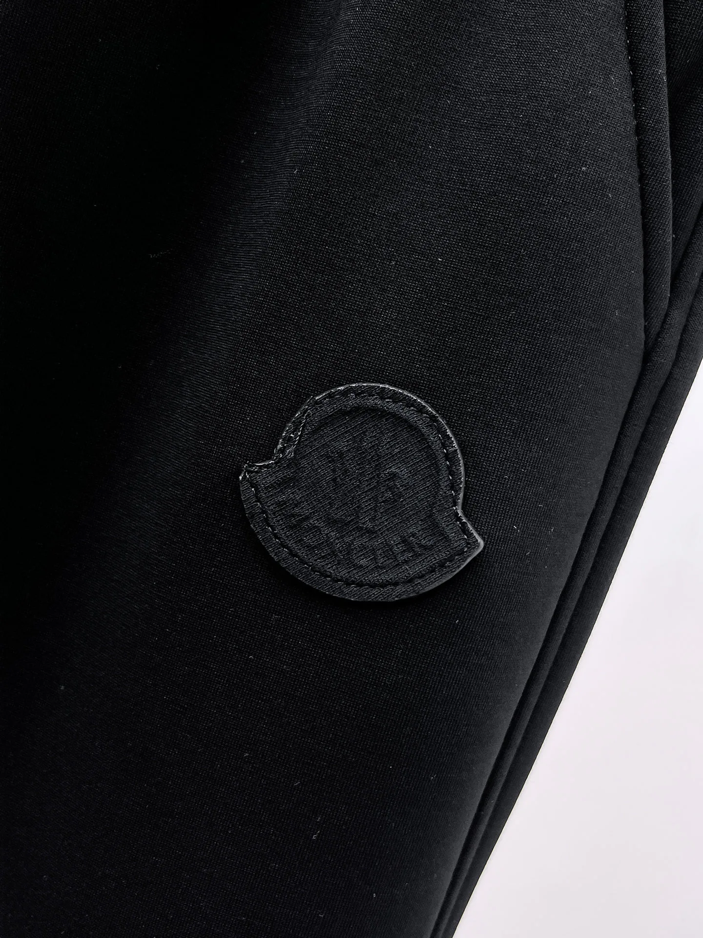 Men's Trousers MONCLER 18197319