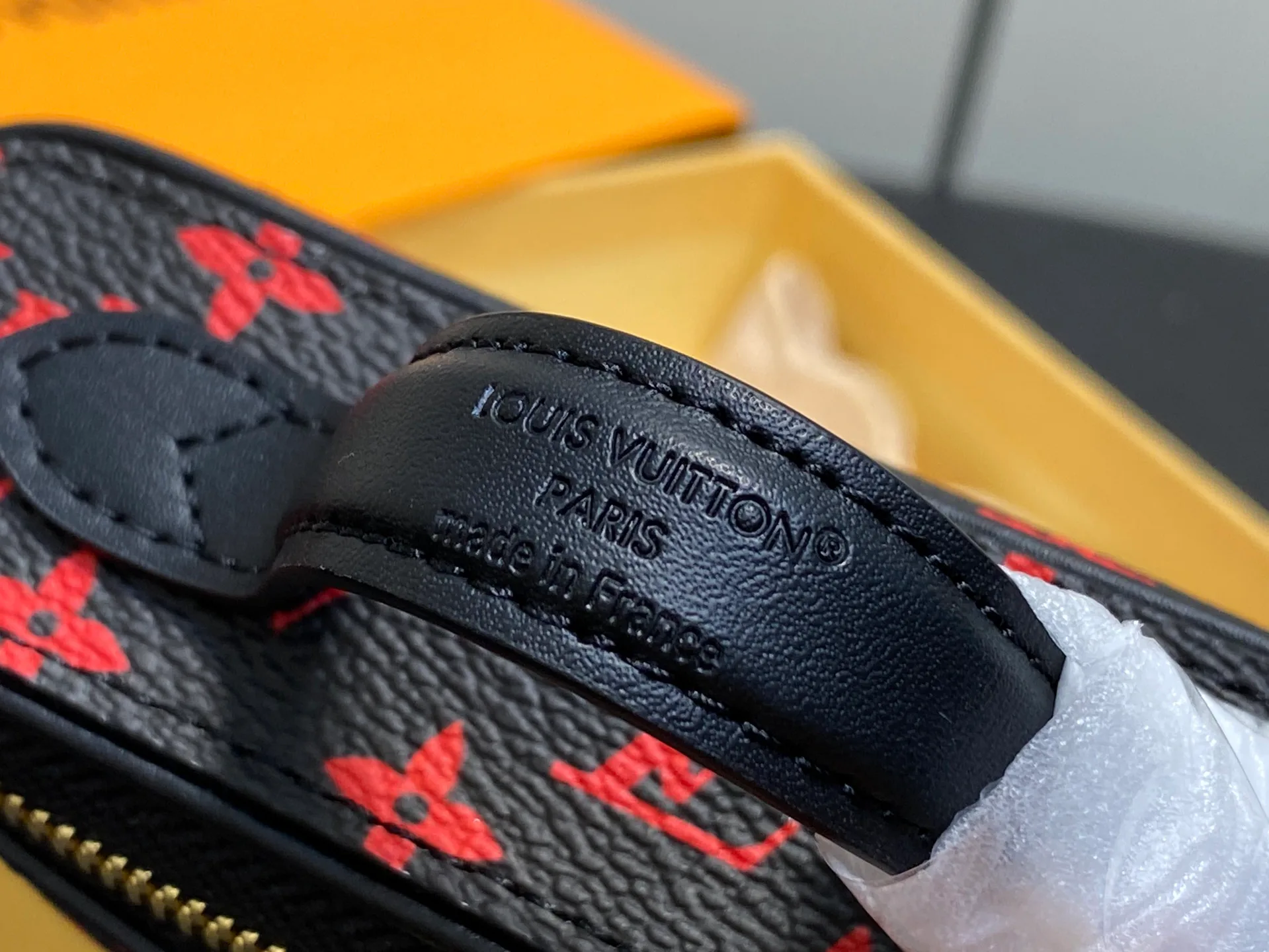 Клатчи Женские Louis Vuitton 18644356