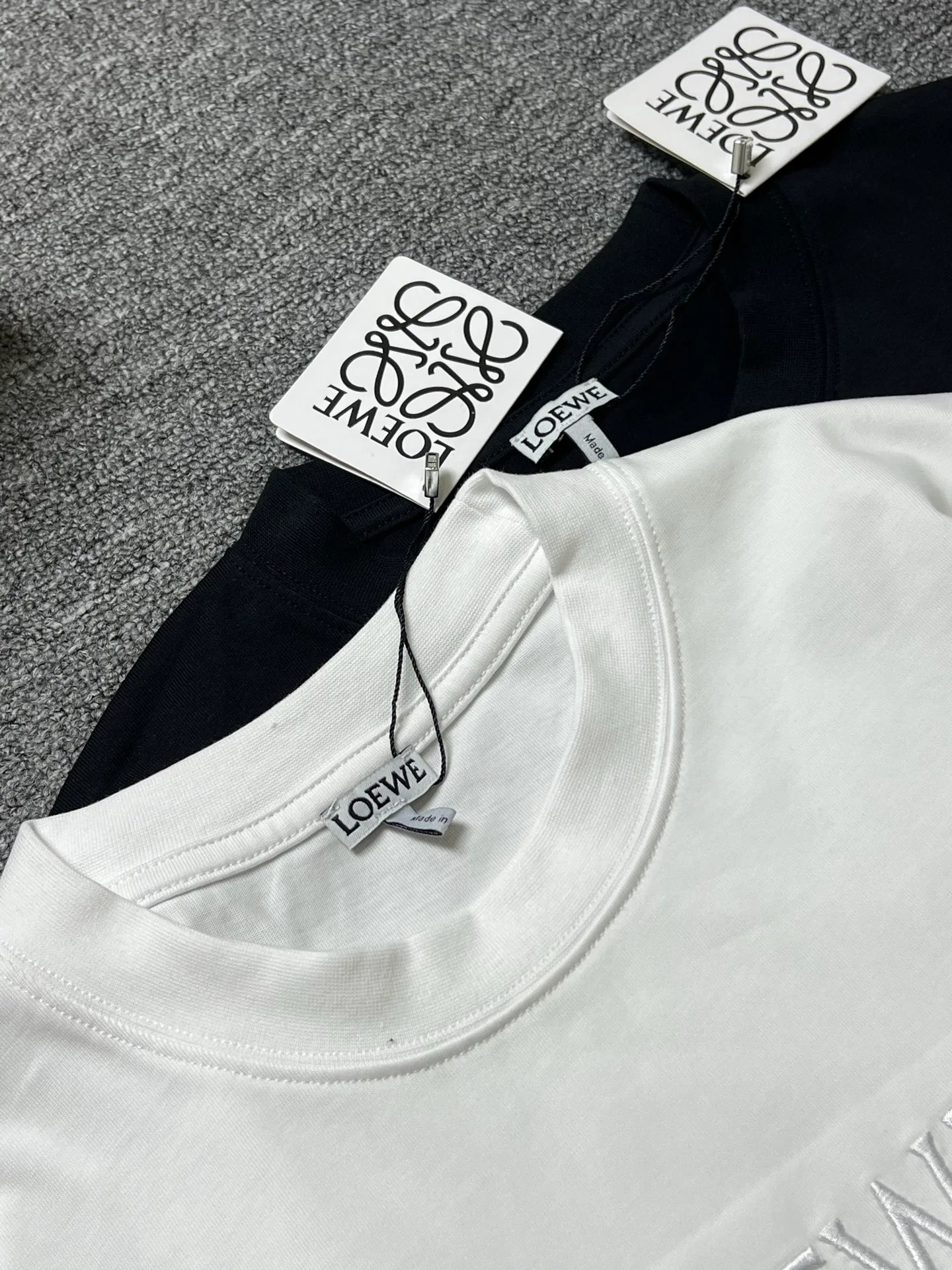Women's T-Shirts LOEWE 18182463