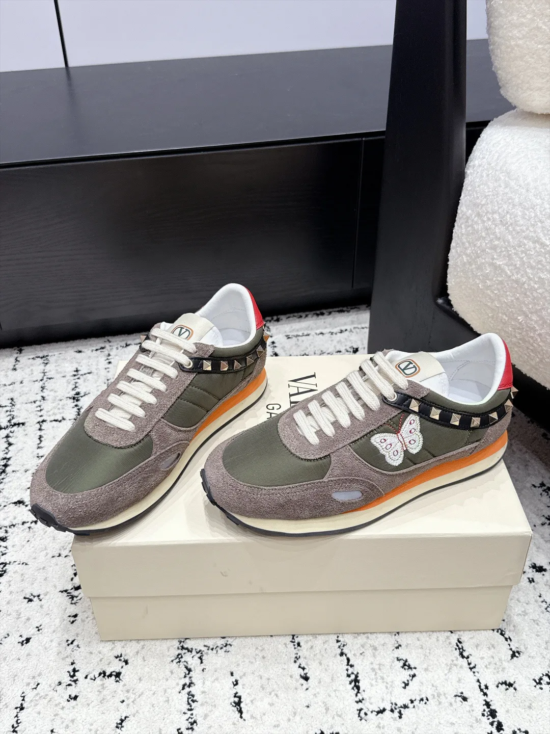 Women's Sneakers VALENTINO 17881054