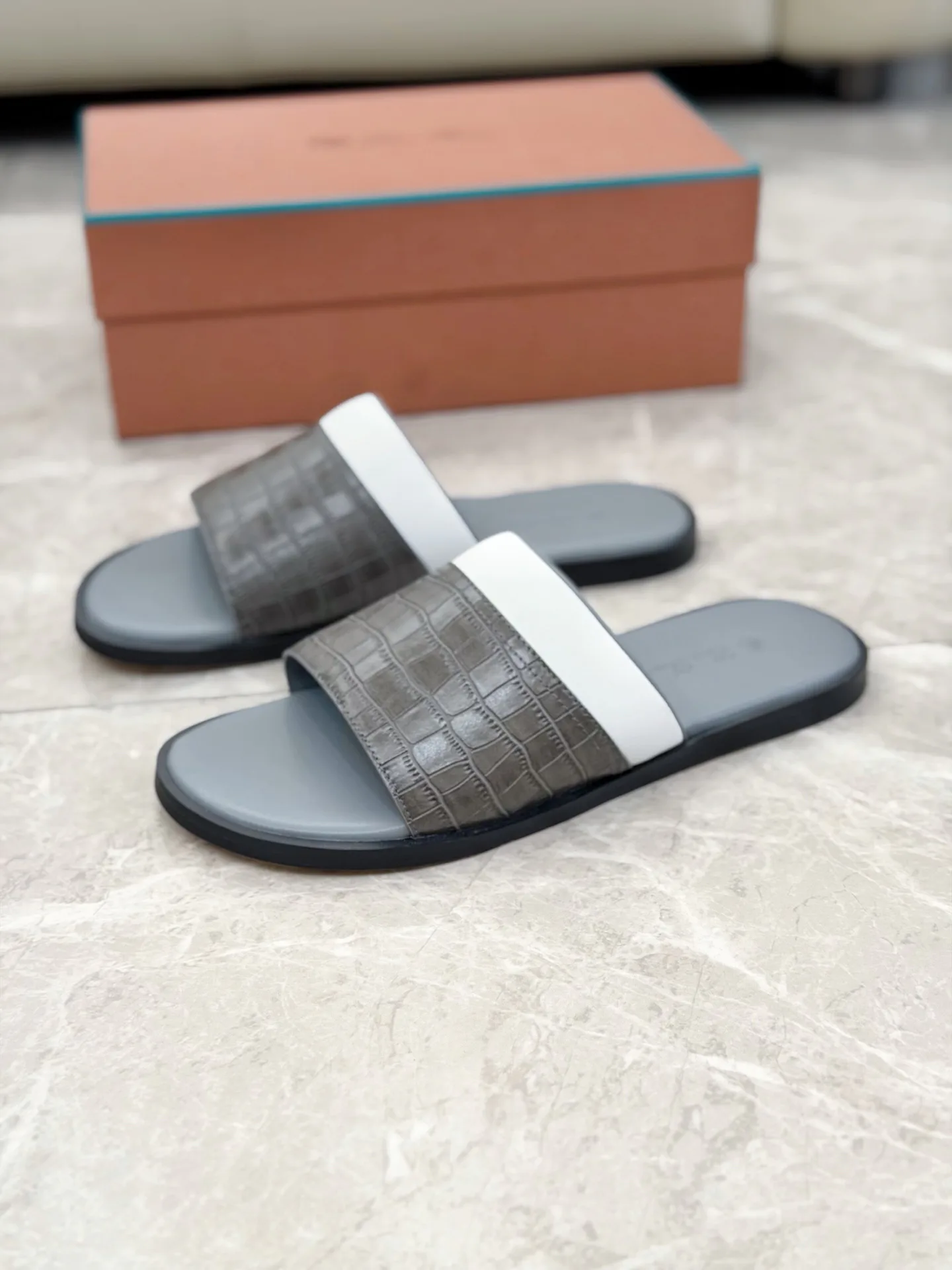 Men's Flip-Flops LORO PIANA 17988636