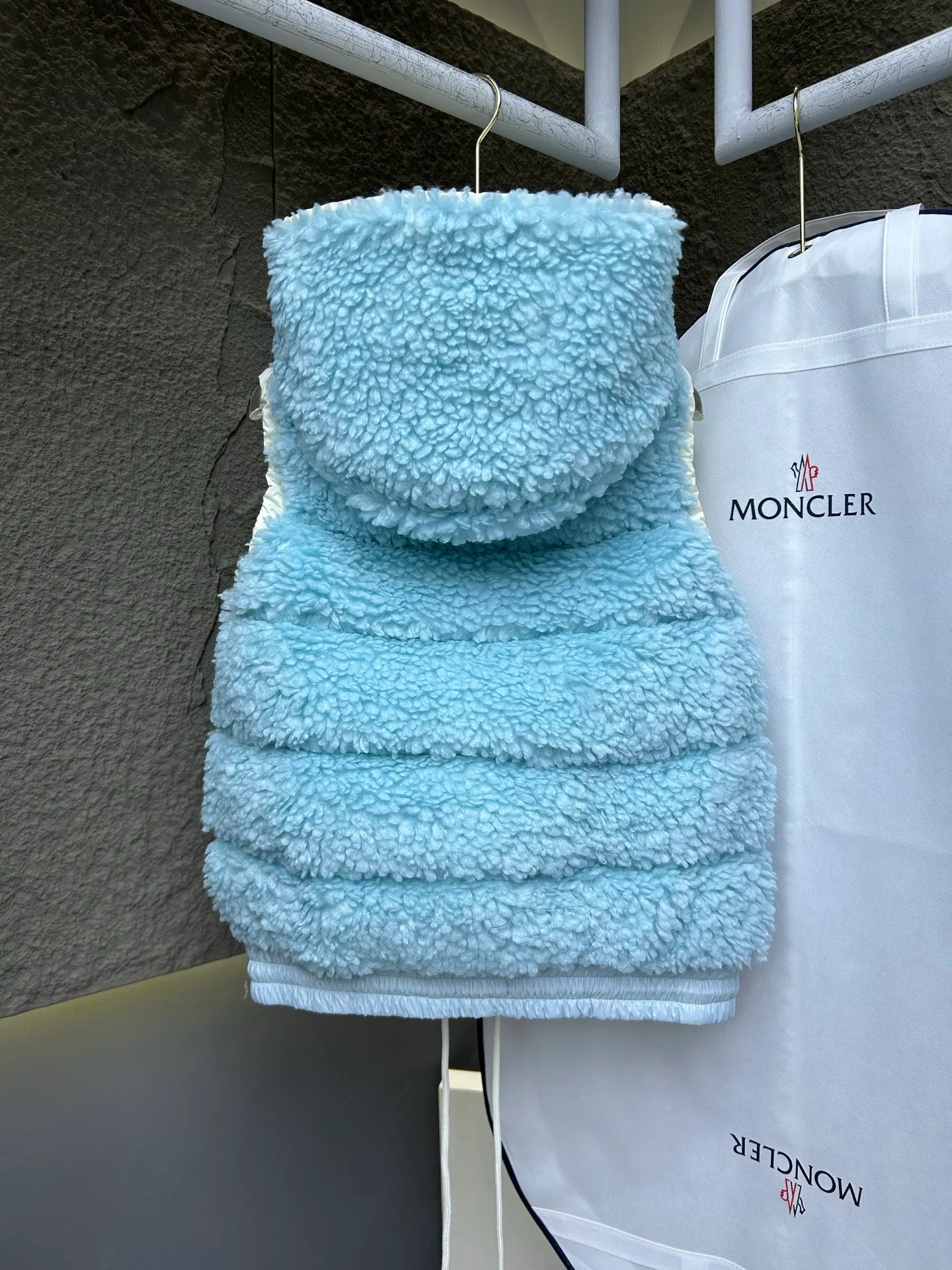 Men's Vests MONCLER 18330347