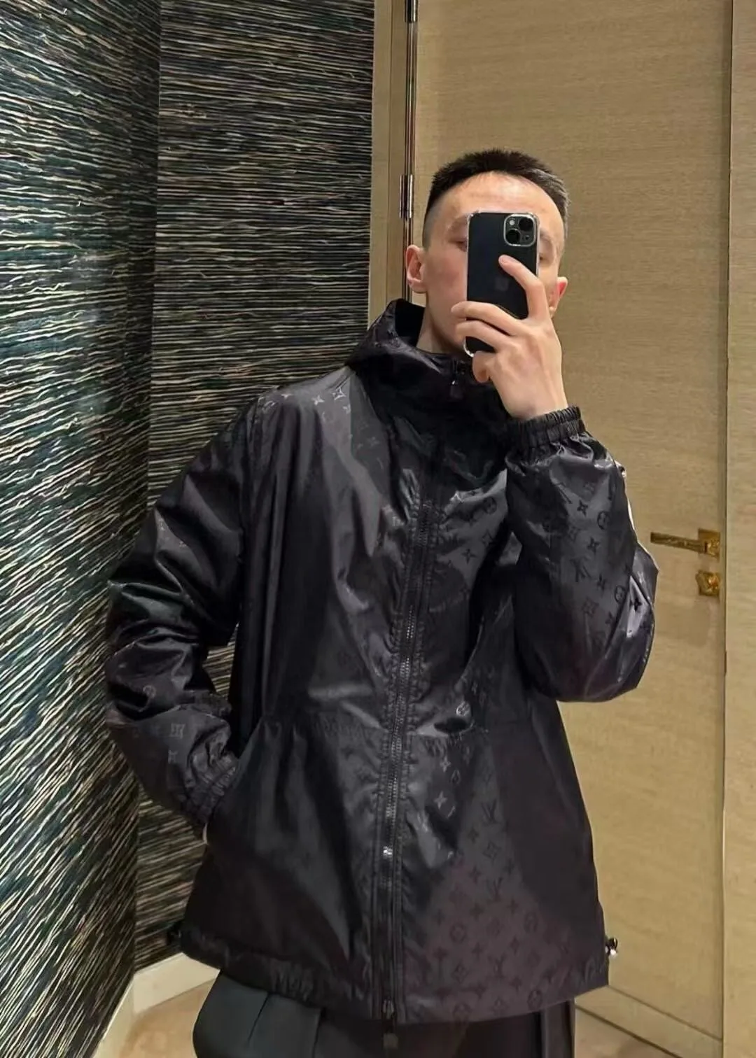 Men's Jackets And Down Jackets LOUIS VUITTON 18179000