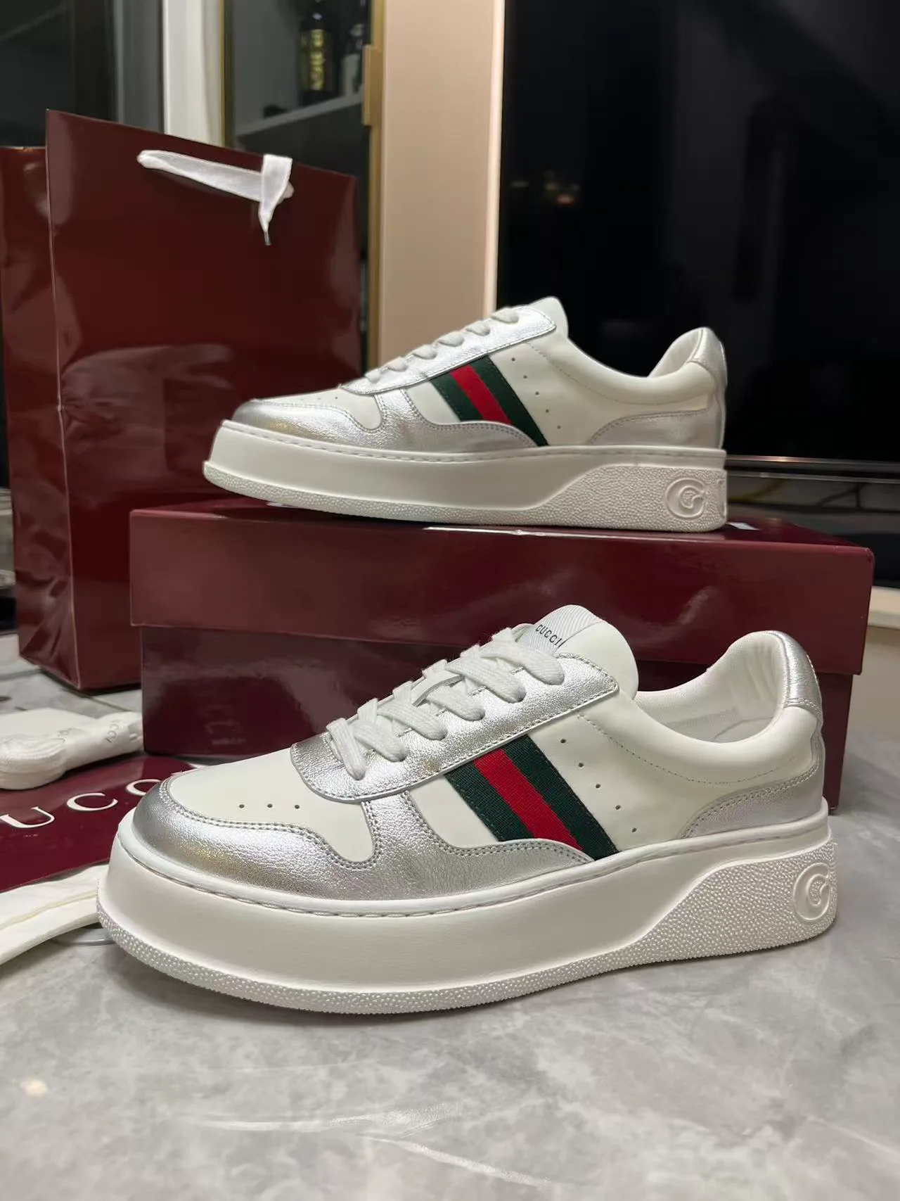 Women's Sneakers GUCCI 17620412
