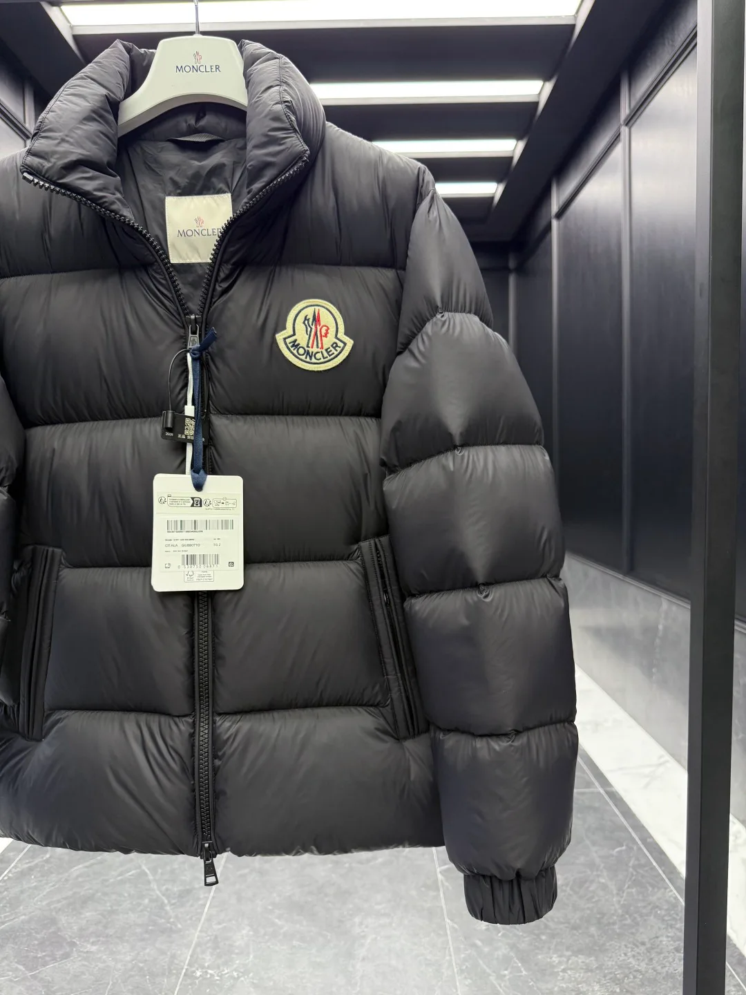 Men's Jackets And Down Jackets MONCLER 17918146