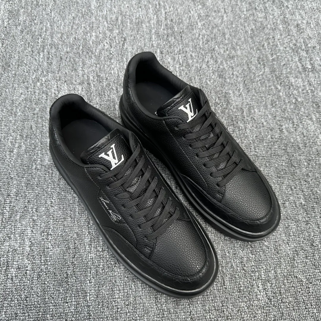 Men's Sneakers LOUIS VUITTON 18076081
