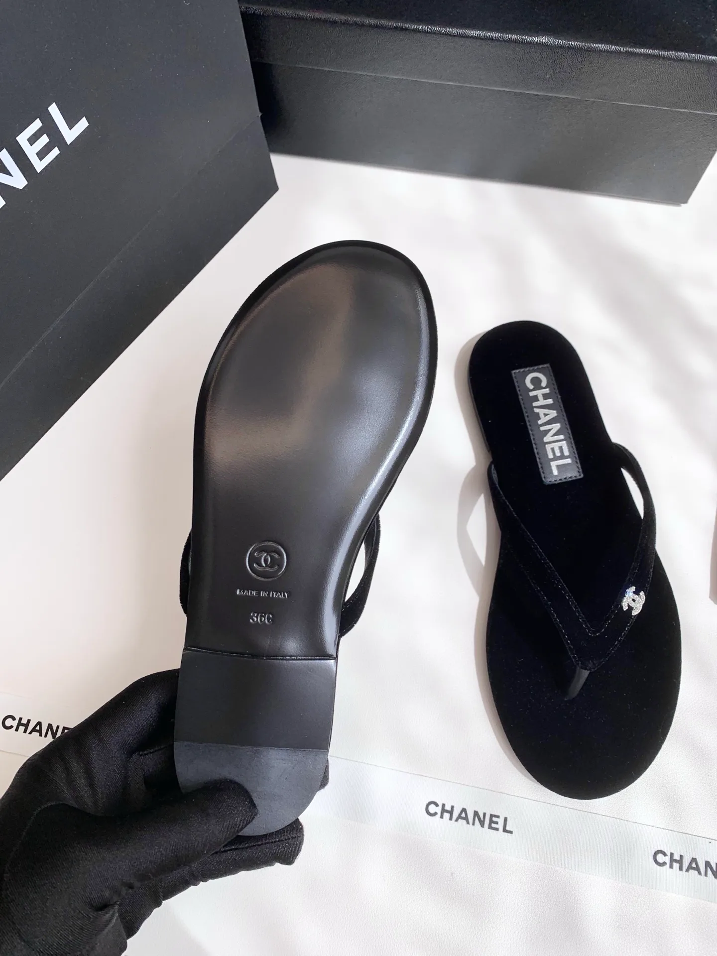 Women's Flip-Flops CHANEL 16948089