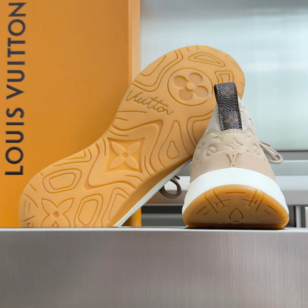 Women's Sneakers LOUIS VUITTON 17950536