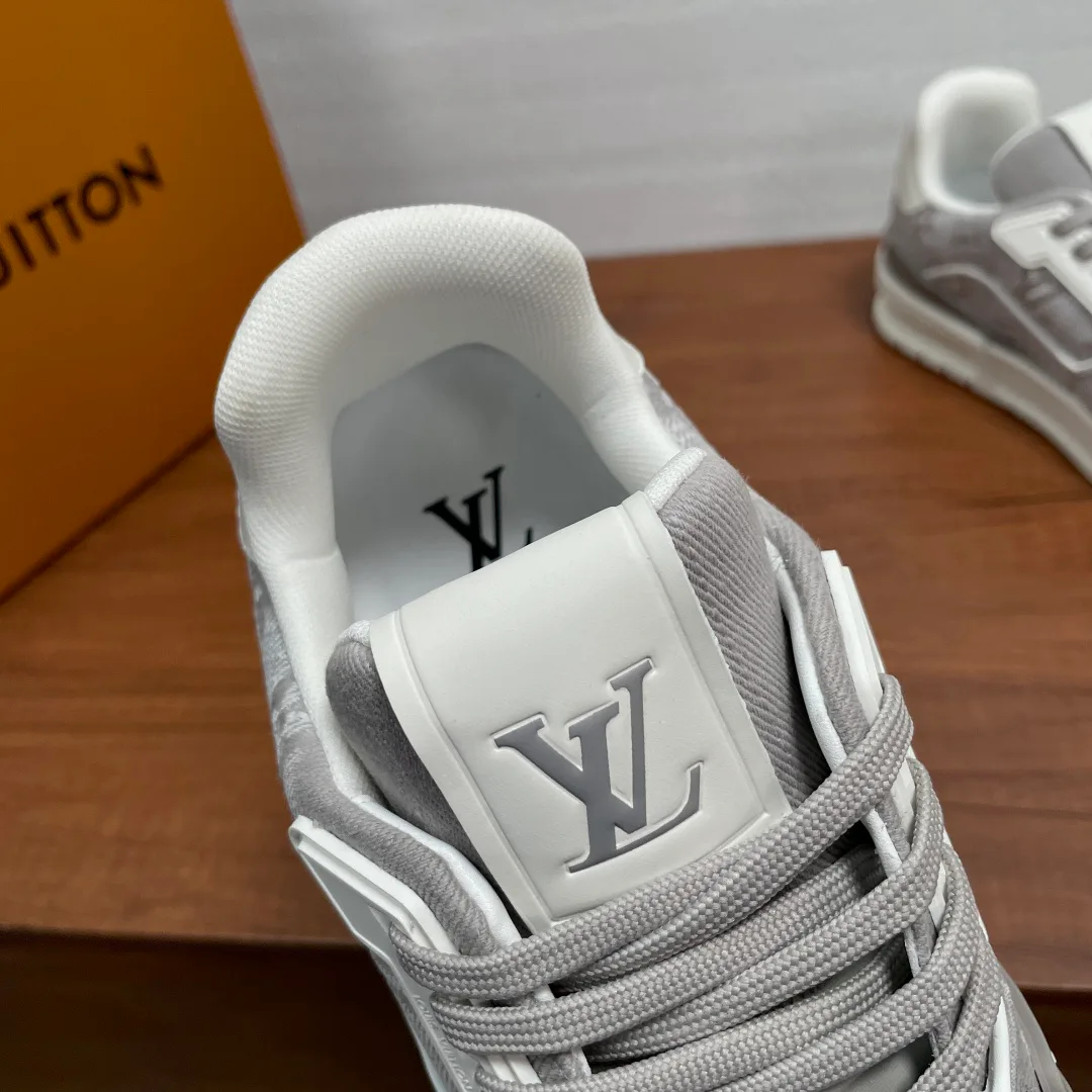 Men's Sneakers LOUIS VUITTON 17971448