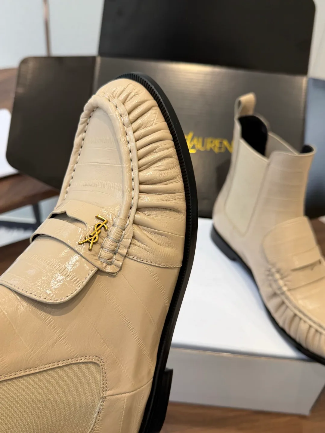Women's Loafers And Moccasins SAINT LAURENT 18182786