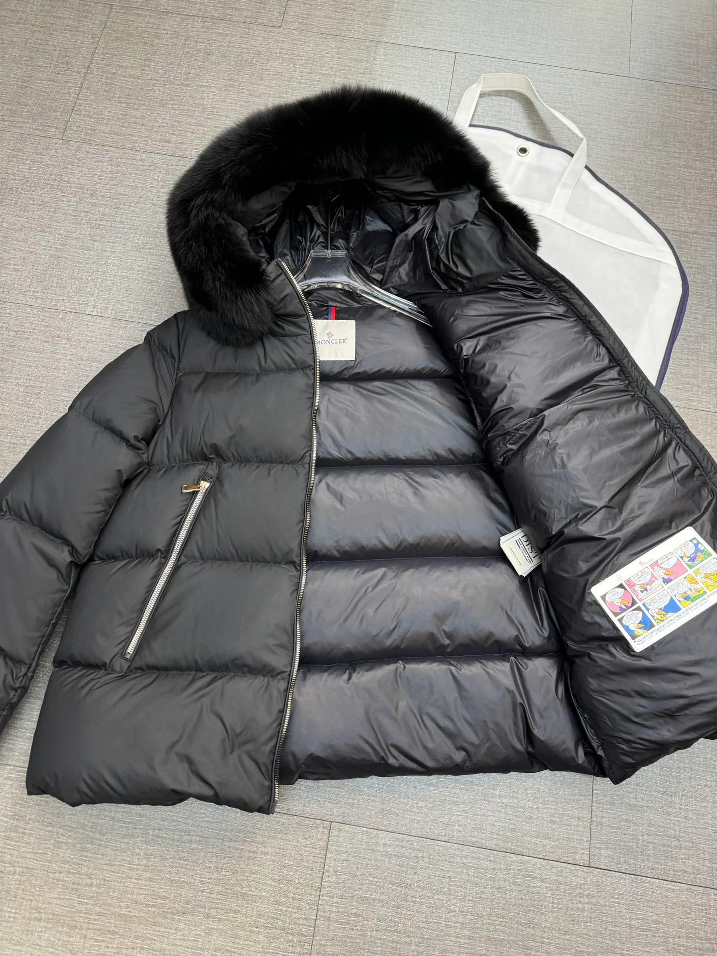 Women's Jackets And Down Jackets MONCLER 18130015