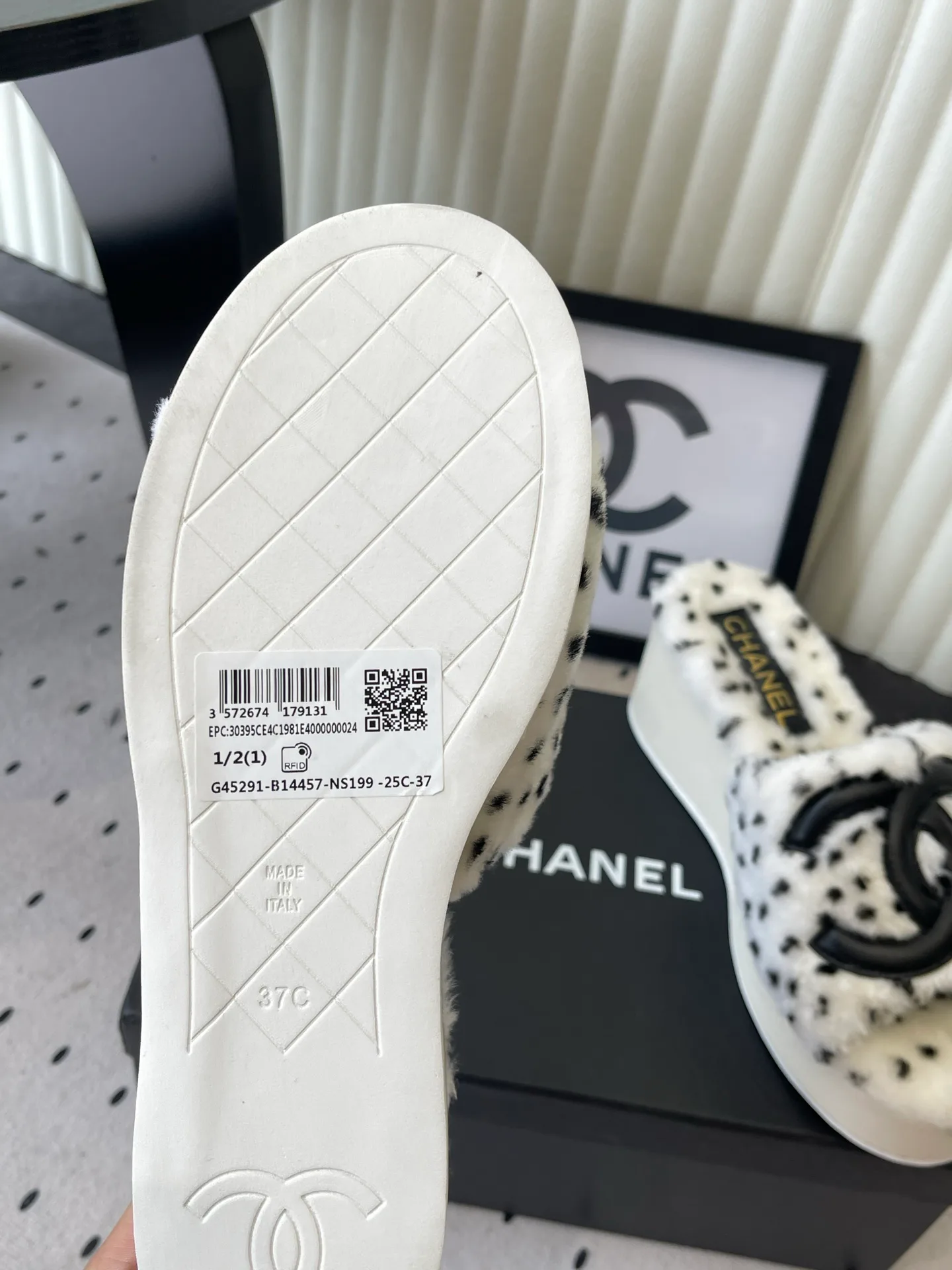 Women's Slippers CHANEL 18069907