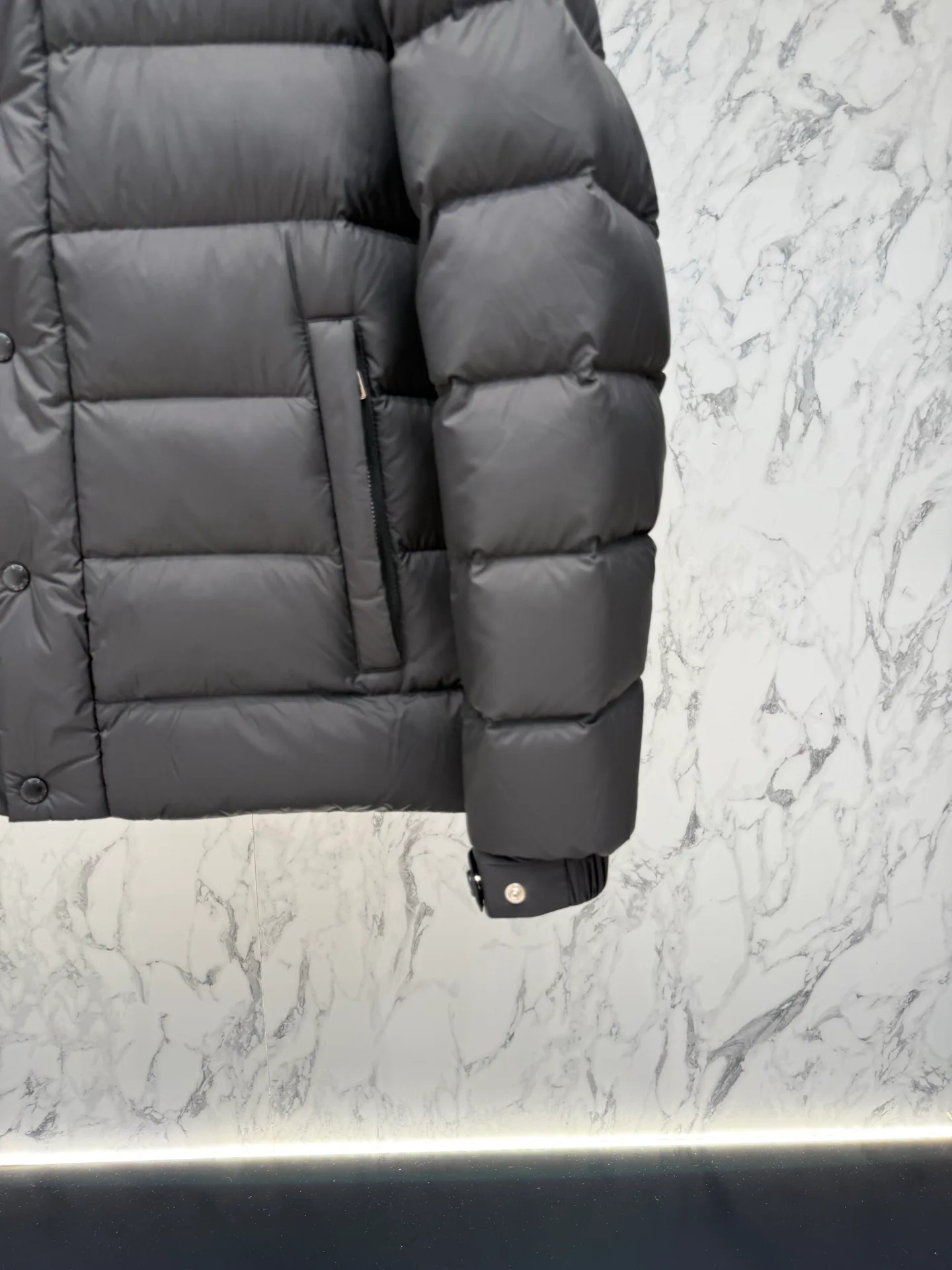 Куртки И Пуховики Женские Prada 18681329