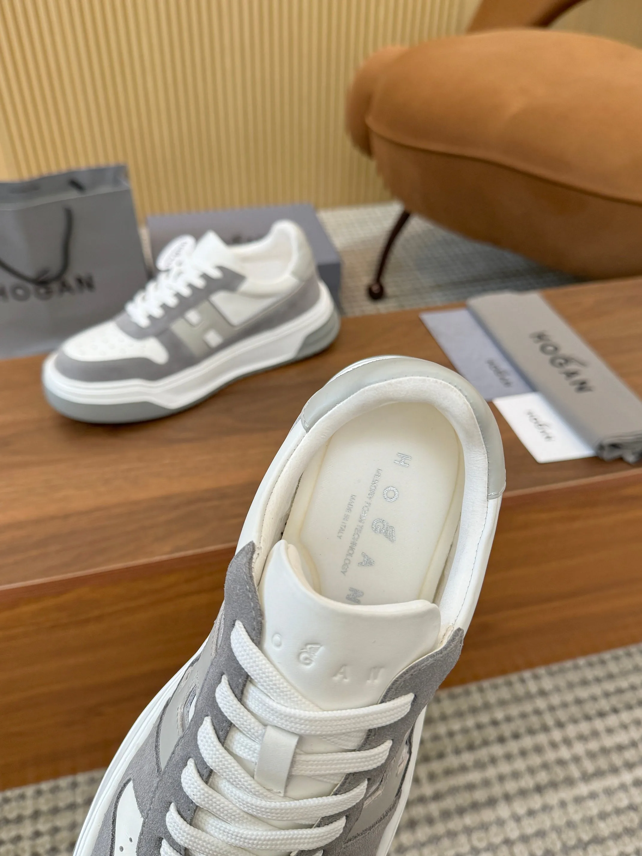 Women's Sneakers HOGAN 17827629