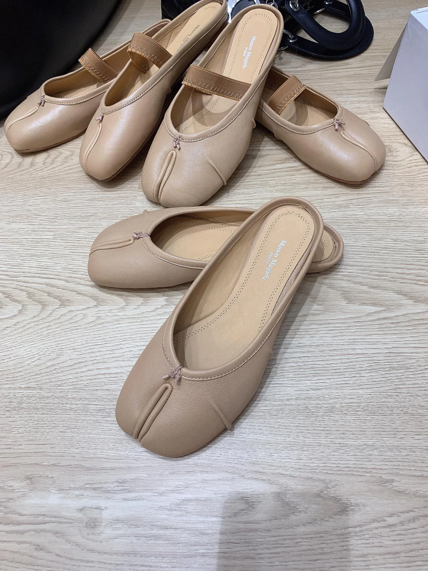 Women's Ballet Flats MAISON MARGIELA 18160100