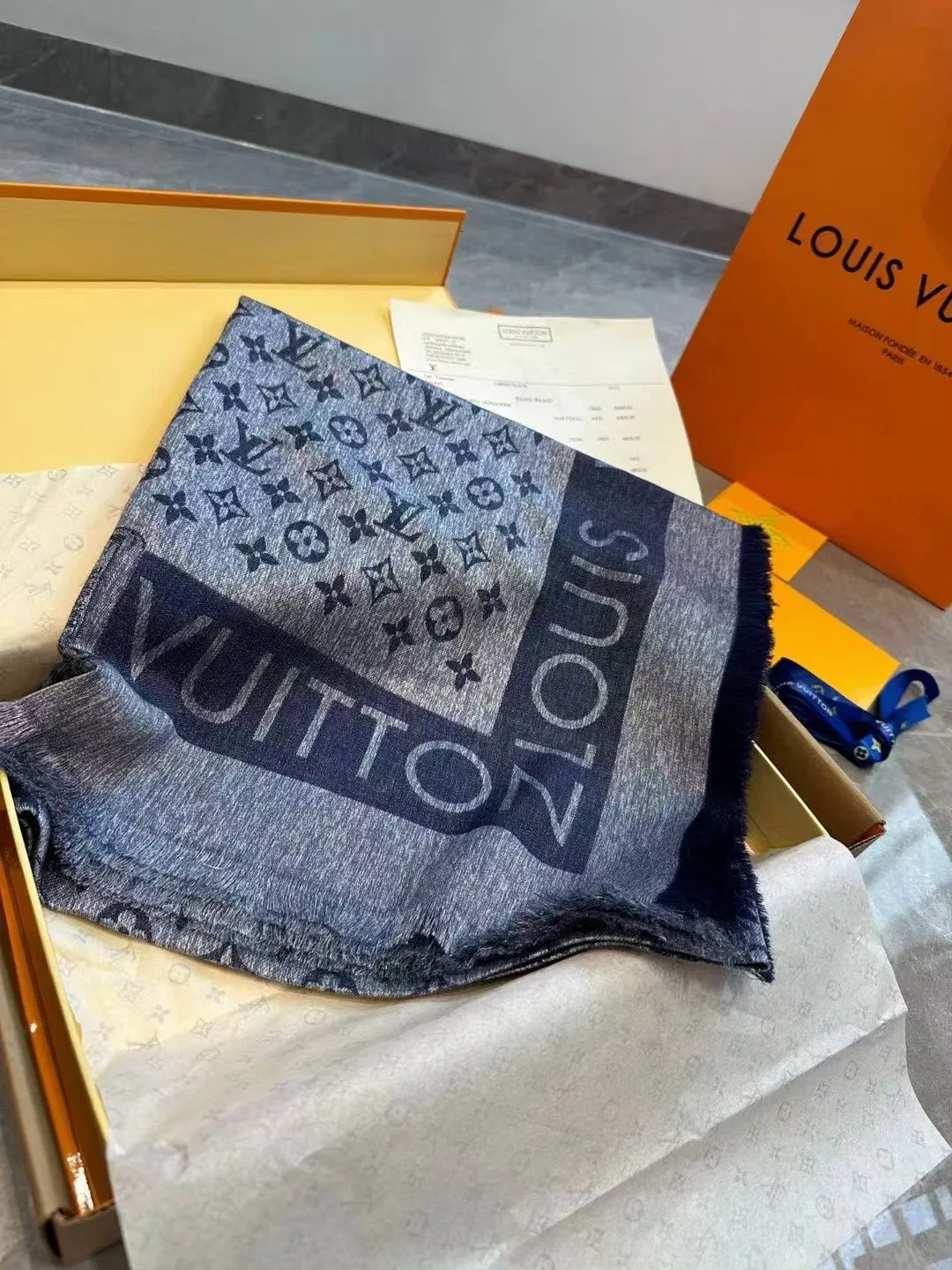 Scarves LOUIS VUITTON 17991541