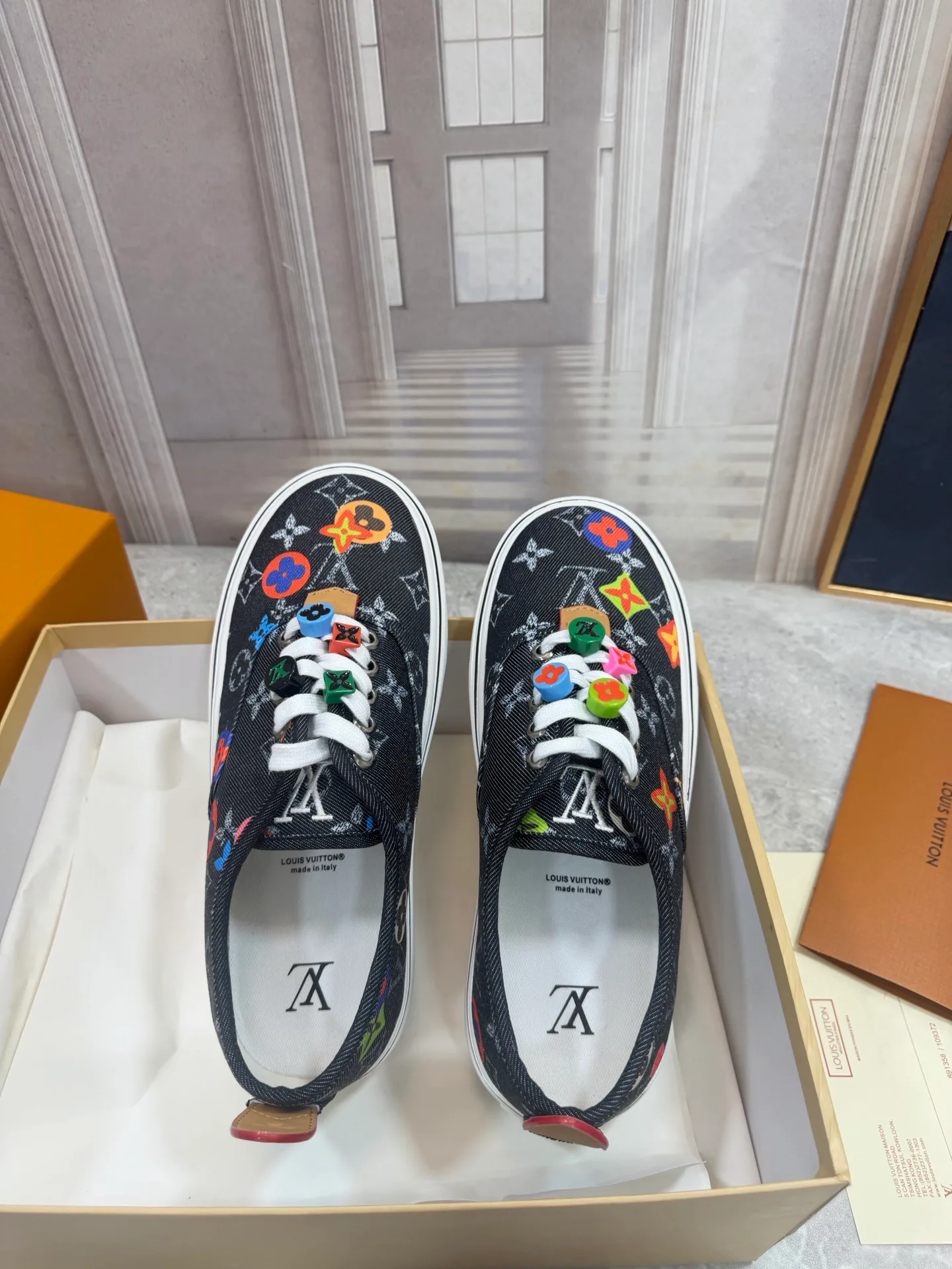 Men's Sneakers LOUIS VUITTON 18190068