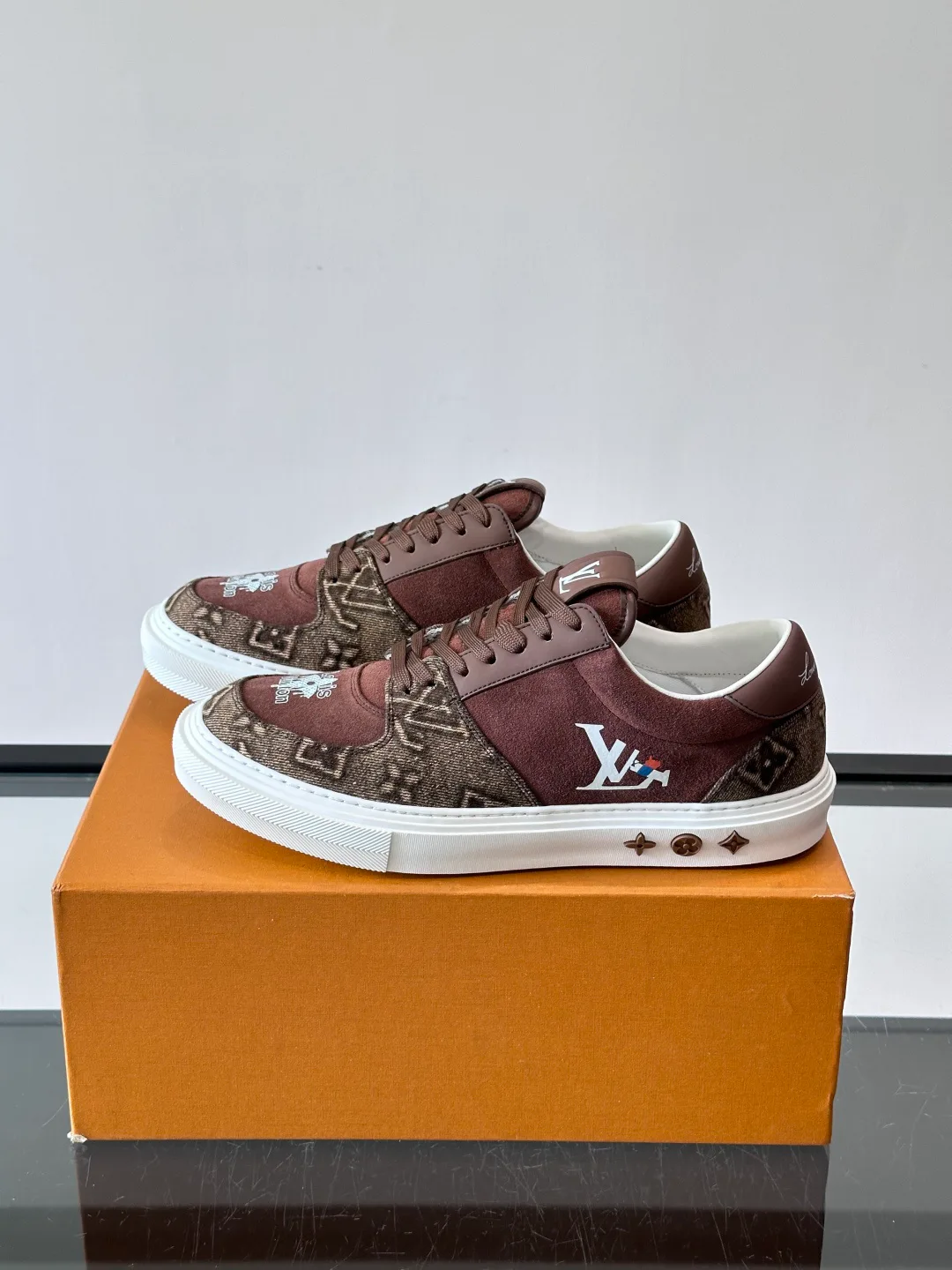 Women's Sneakers LOUIS VUITTON 17037734