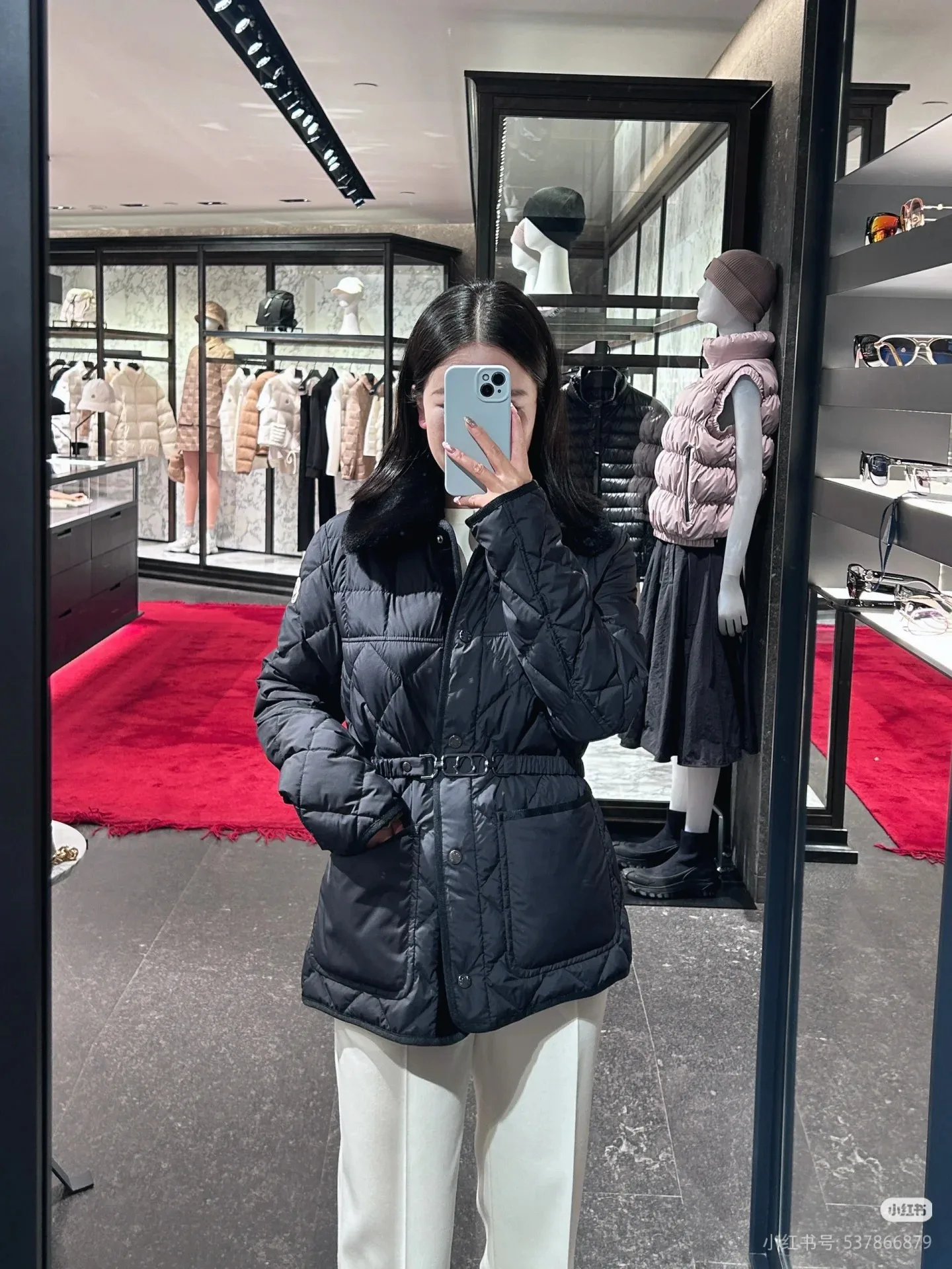 Women's Jackets And Down Jackets MONCLER 18044322