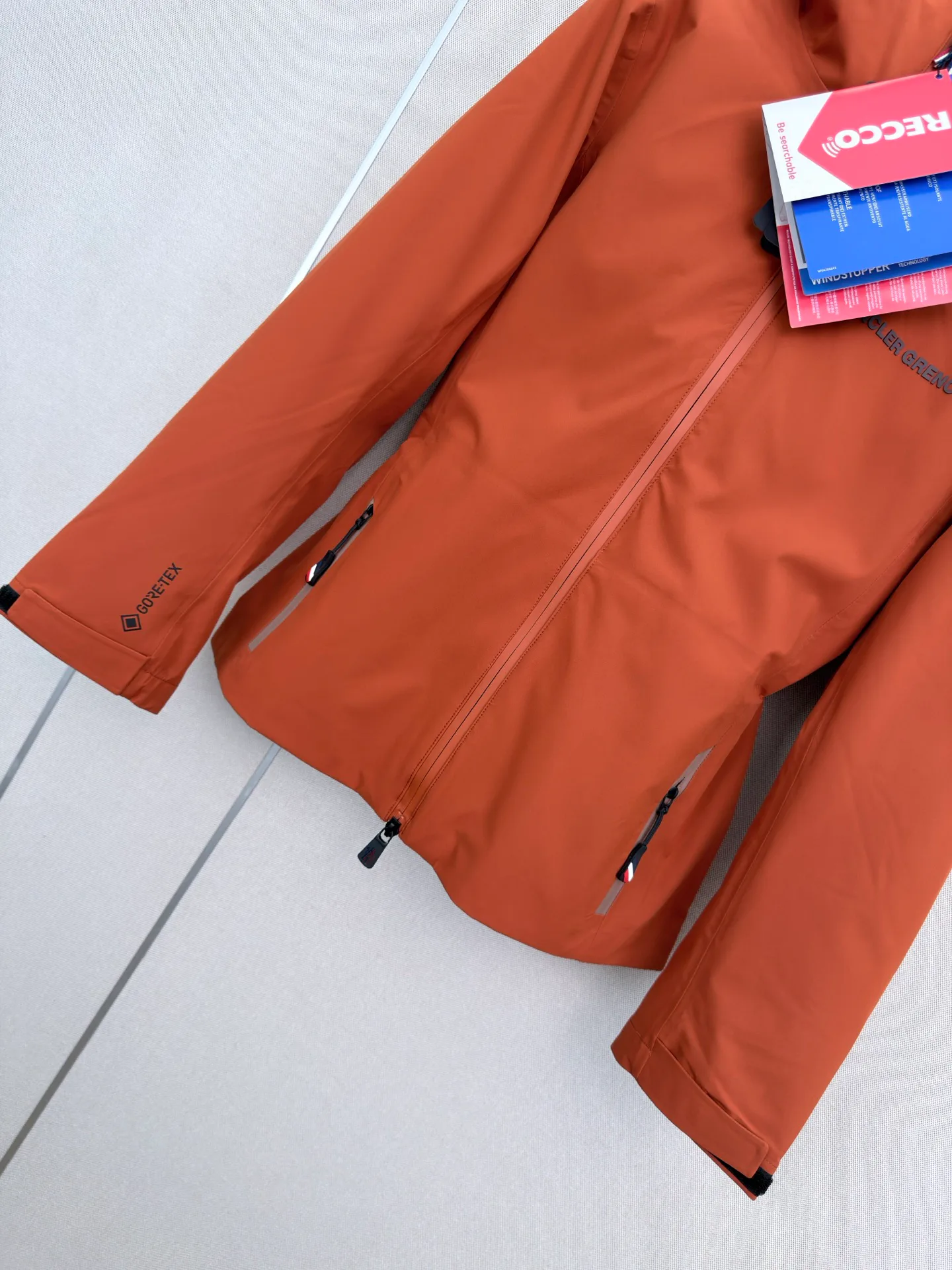 Women's Jackets And Down Jackets MONCLER 18501659