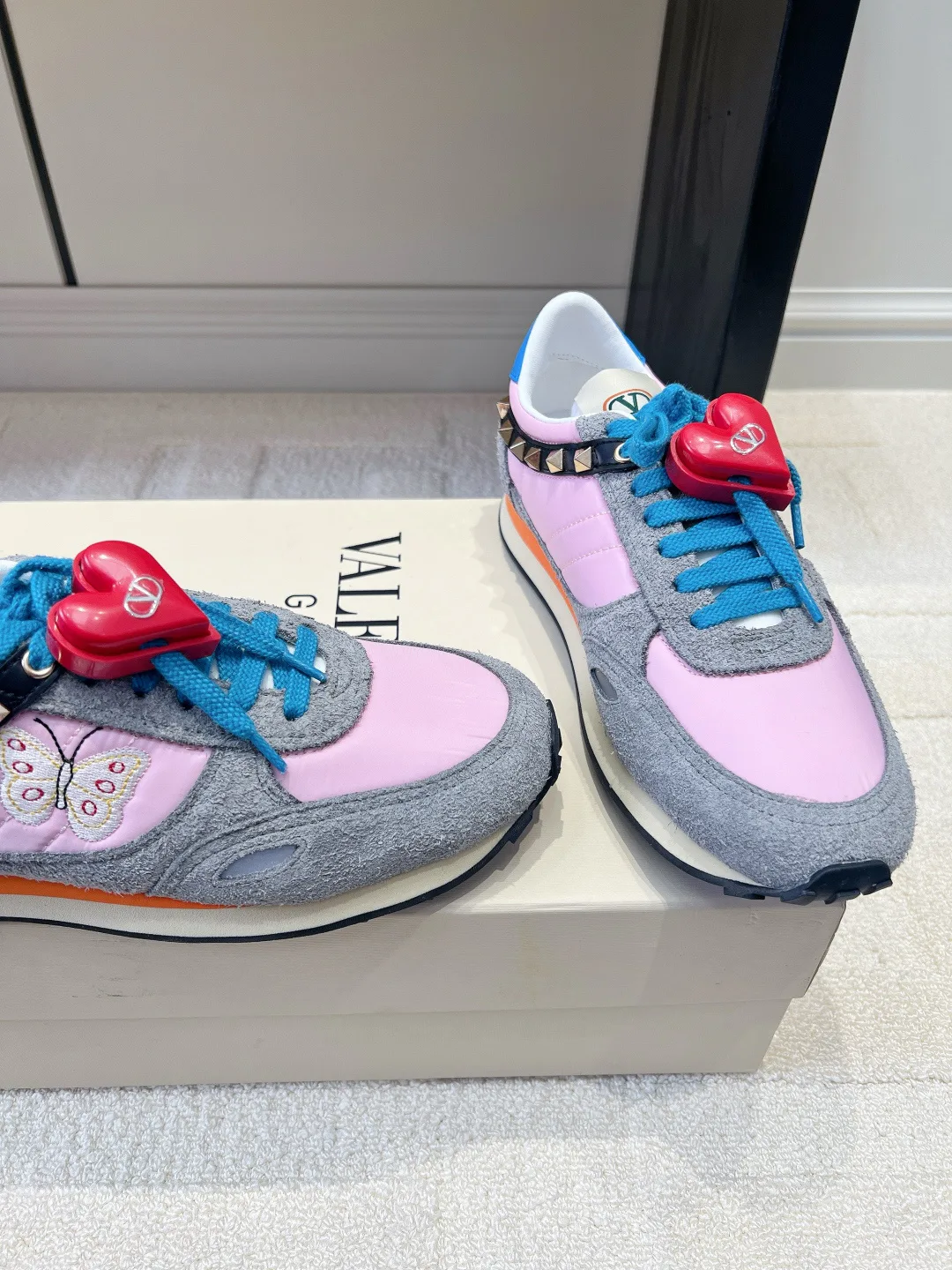 Women's Sneakers VALENTINO 18436565