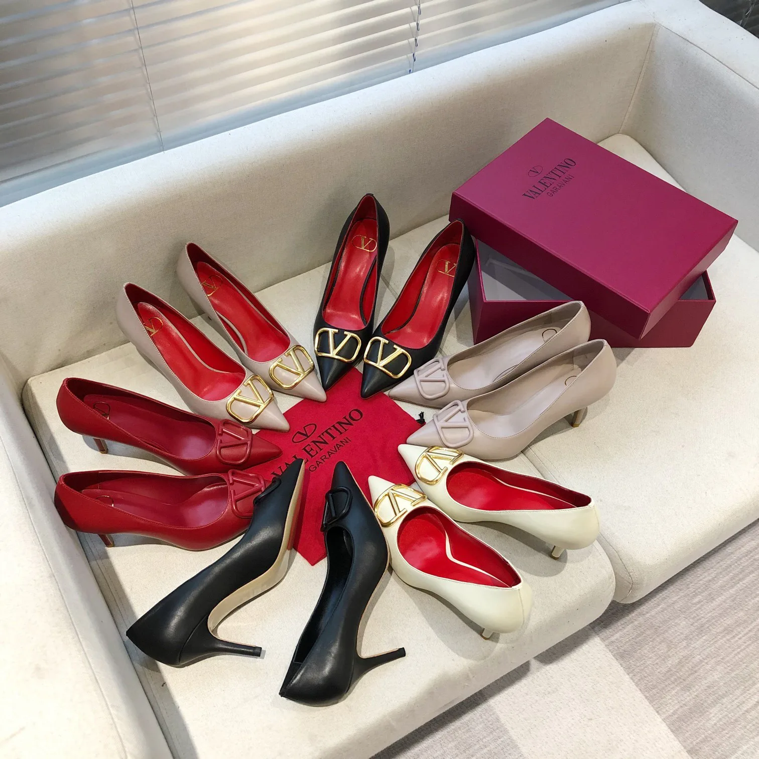Women's Heels VALENTINO 17956863