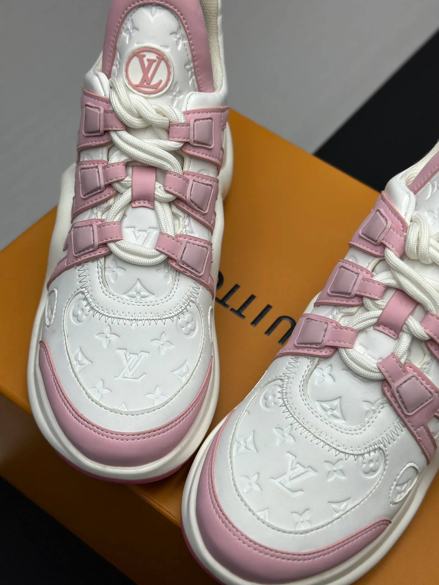 Women's Sneakers LOUIS VUITTON 18211997